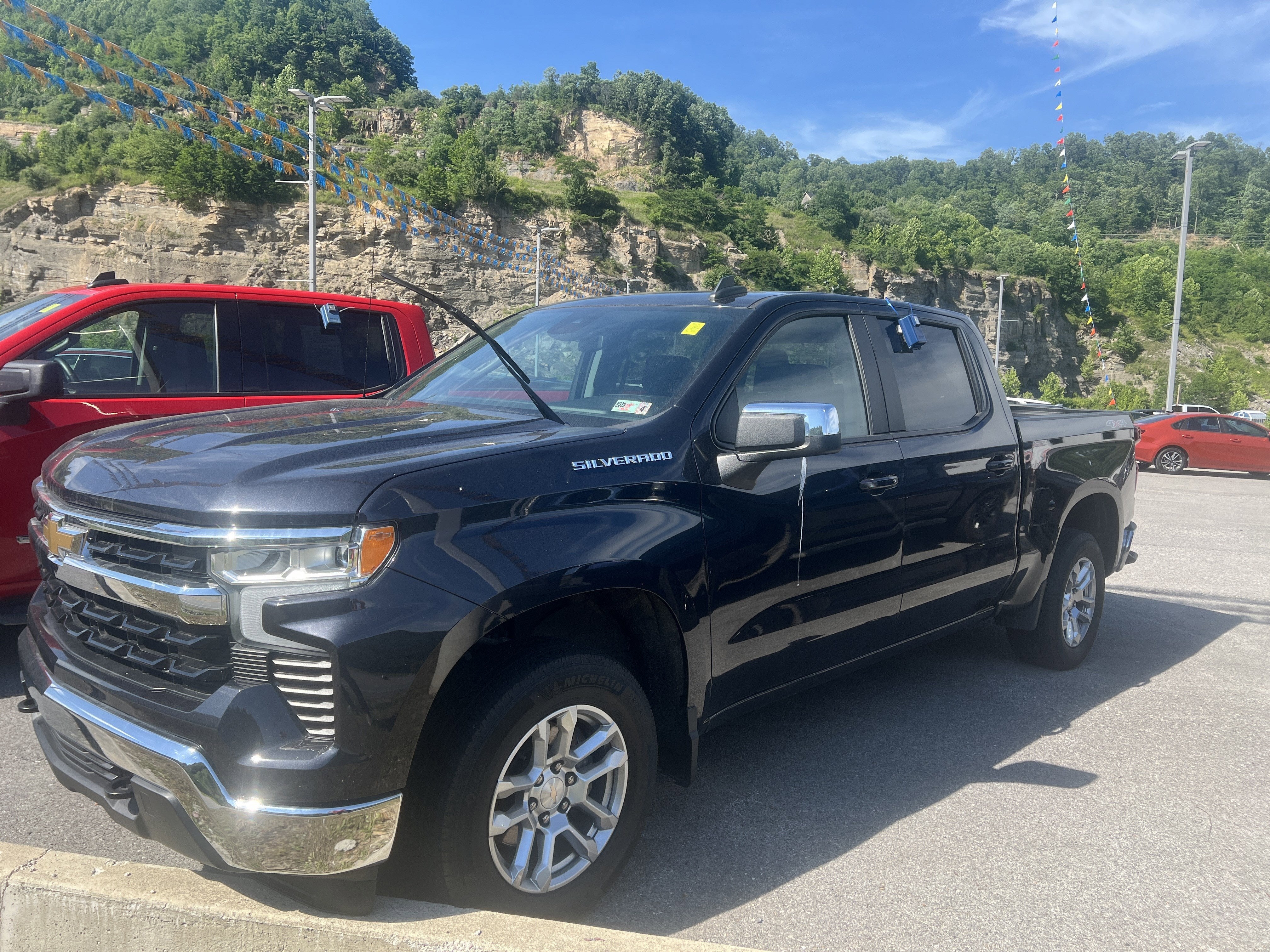 2023 Chevrolet Silverado 1500 LT (2FL)