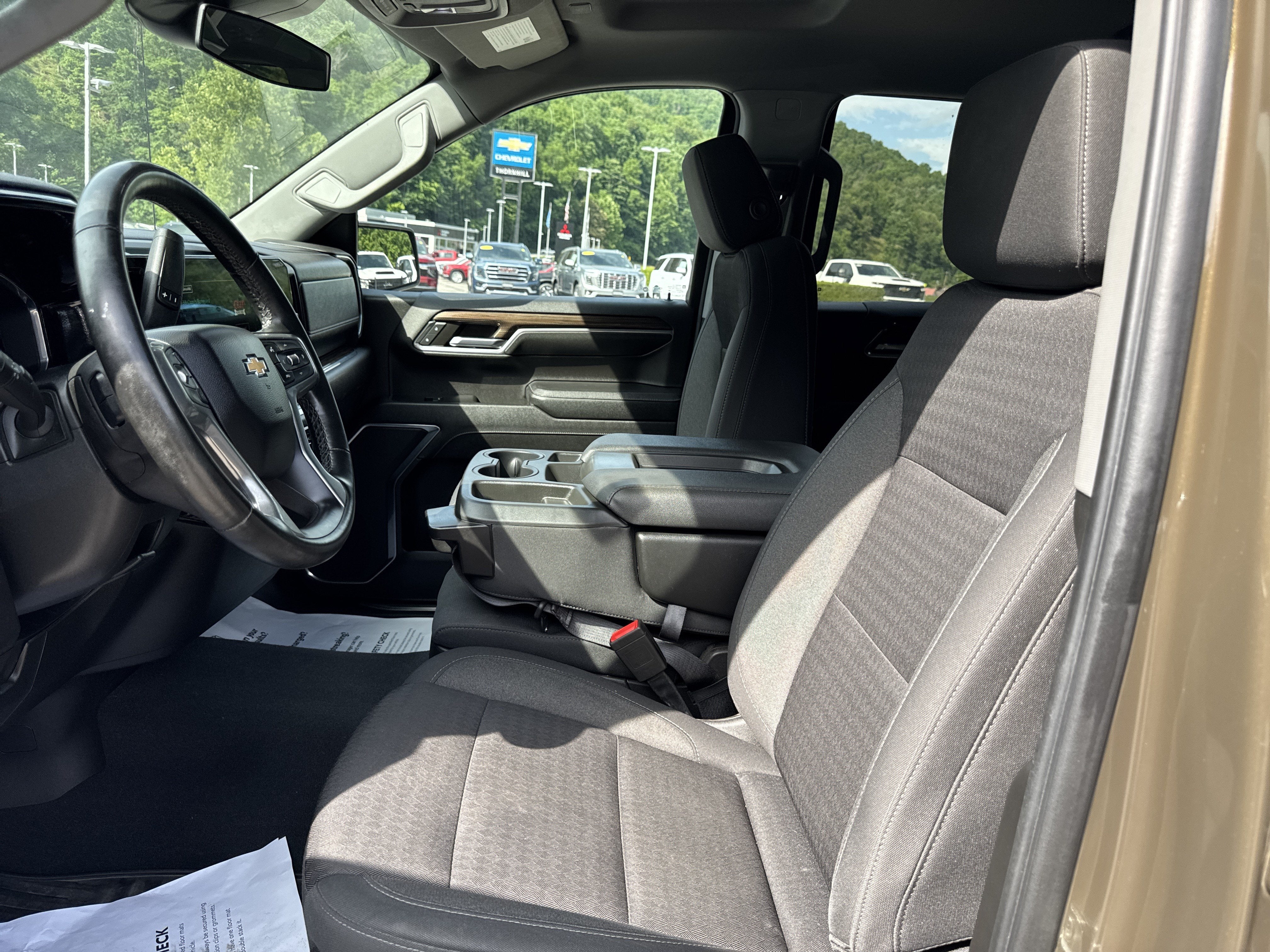 2023 Chevrolet Silverado 1500 LT (2FL)