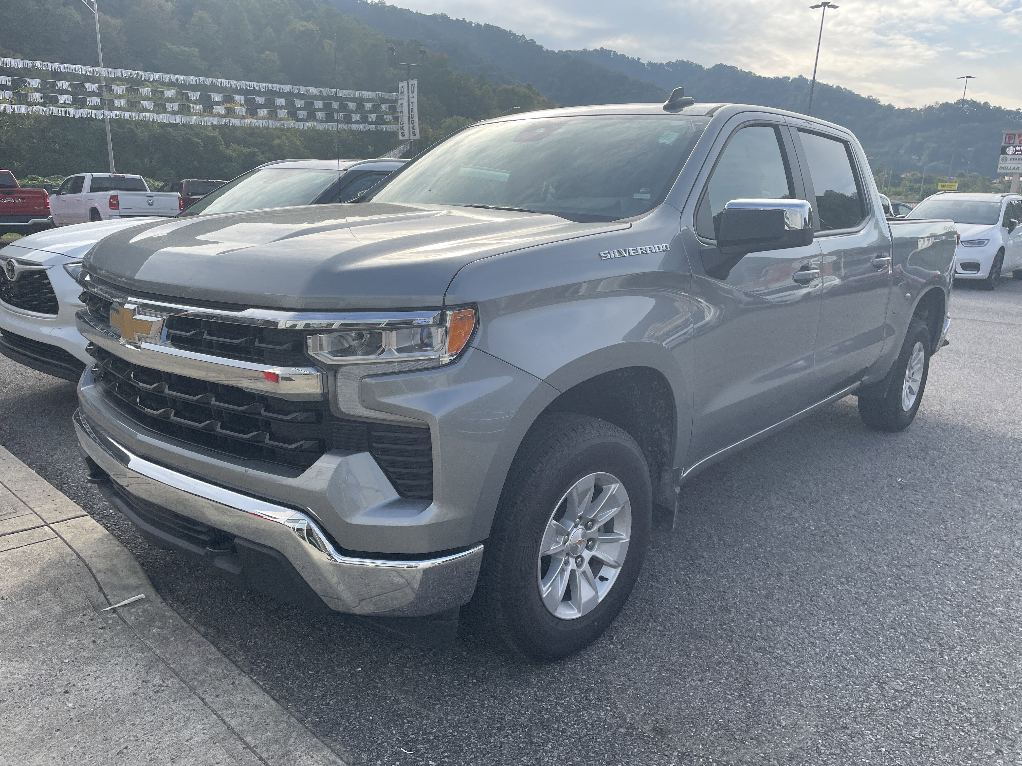 2025 Chevrolet Silverado 1500 LT