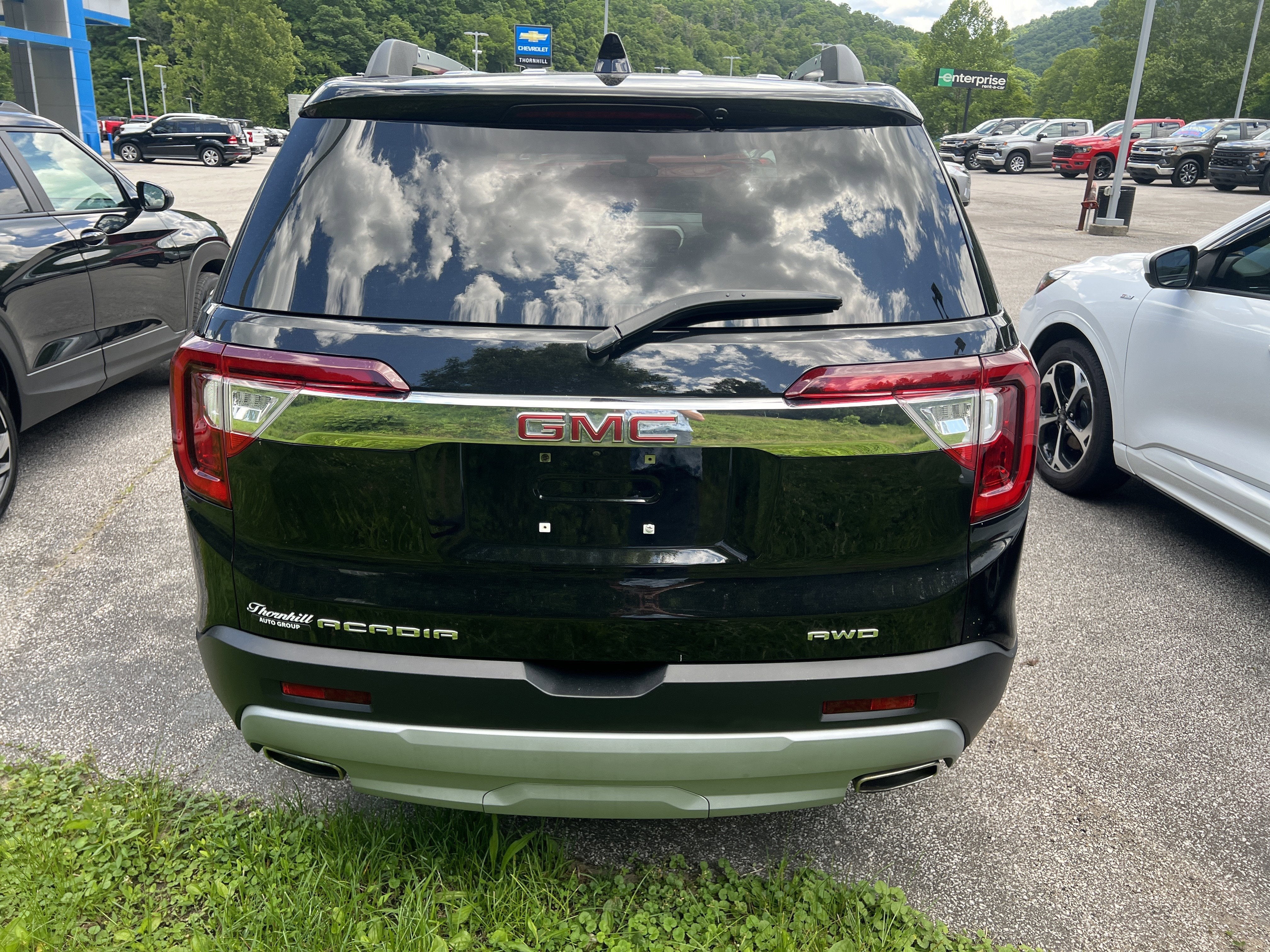 2023 GMC Acadia SLE