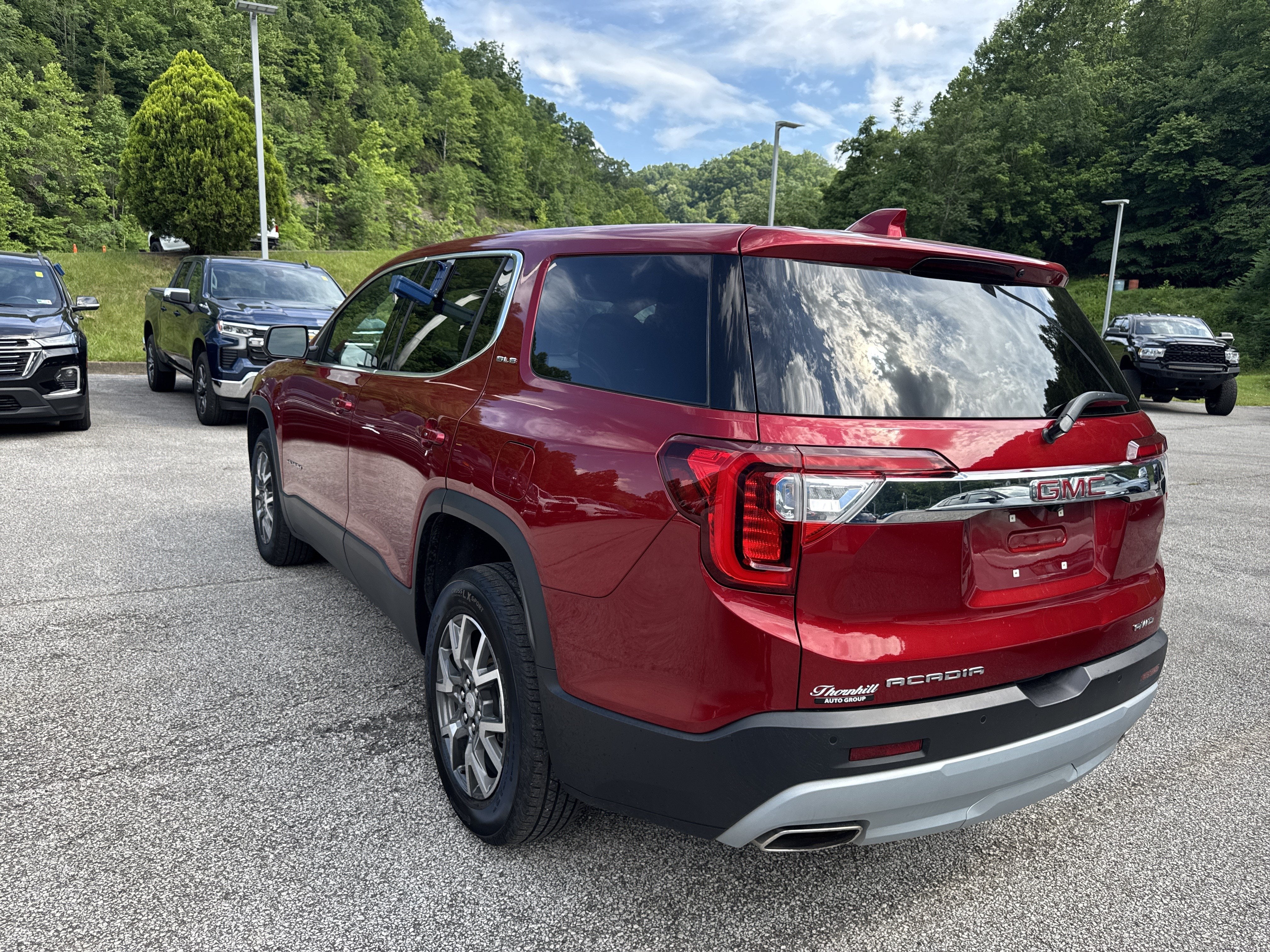 2023 GMC Acadia SLE