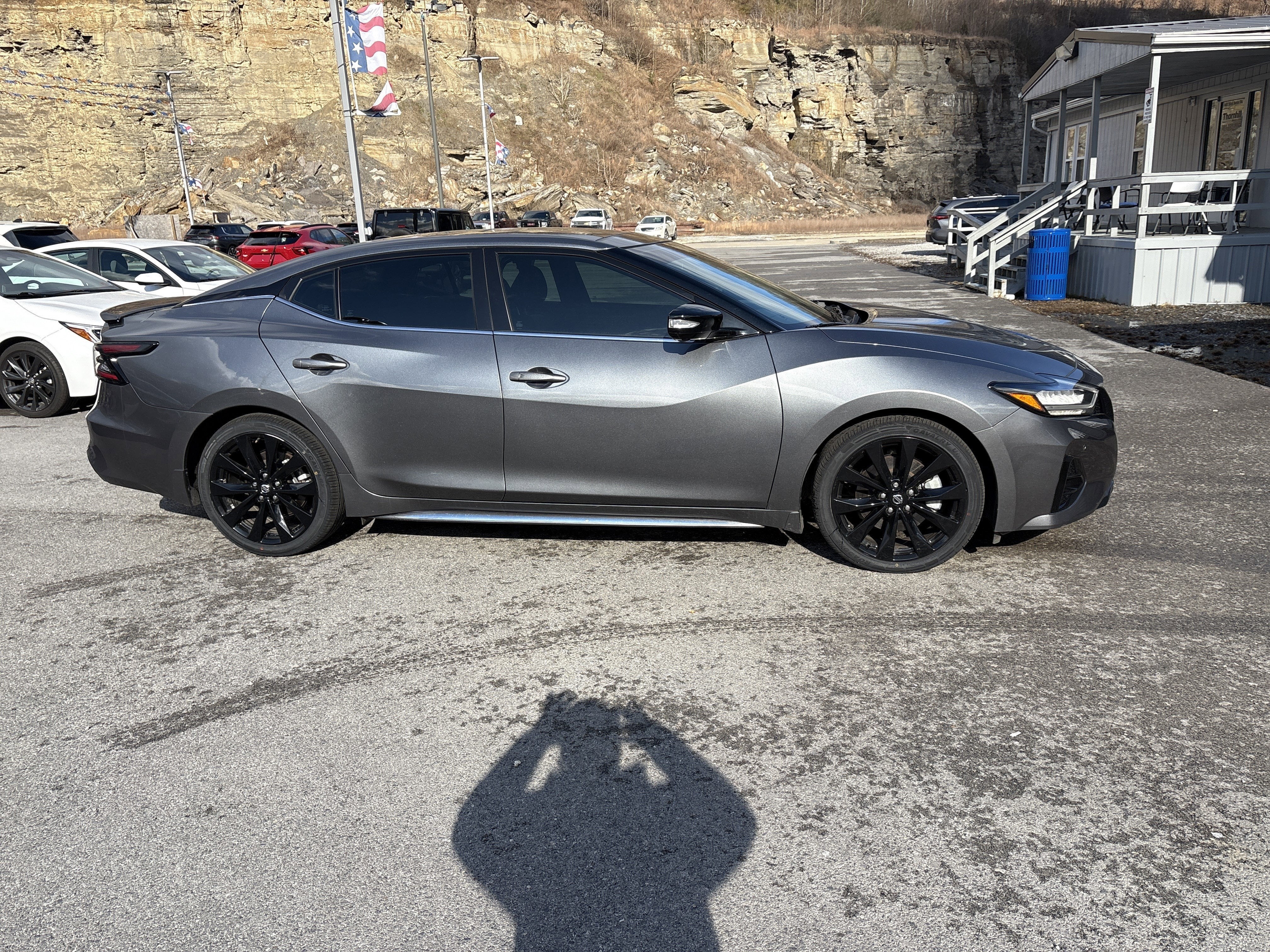 2022 Nissan Maxima SR