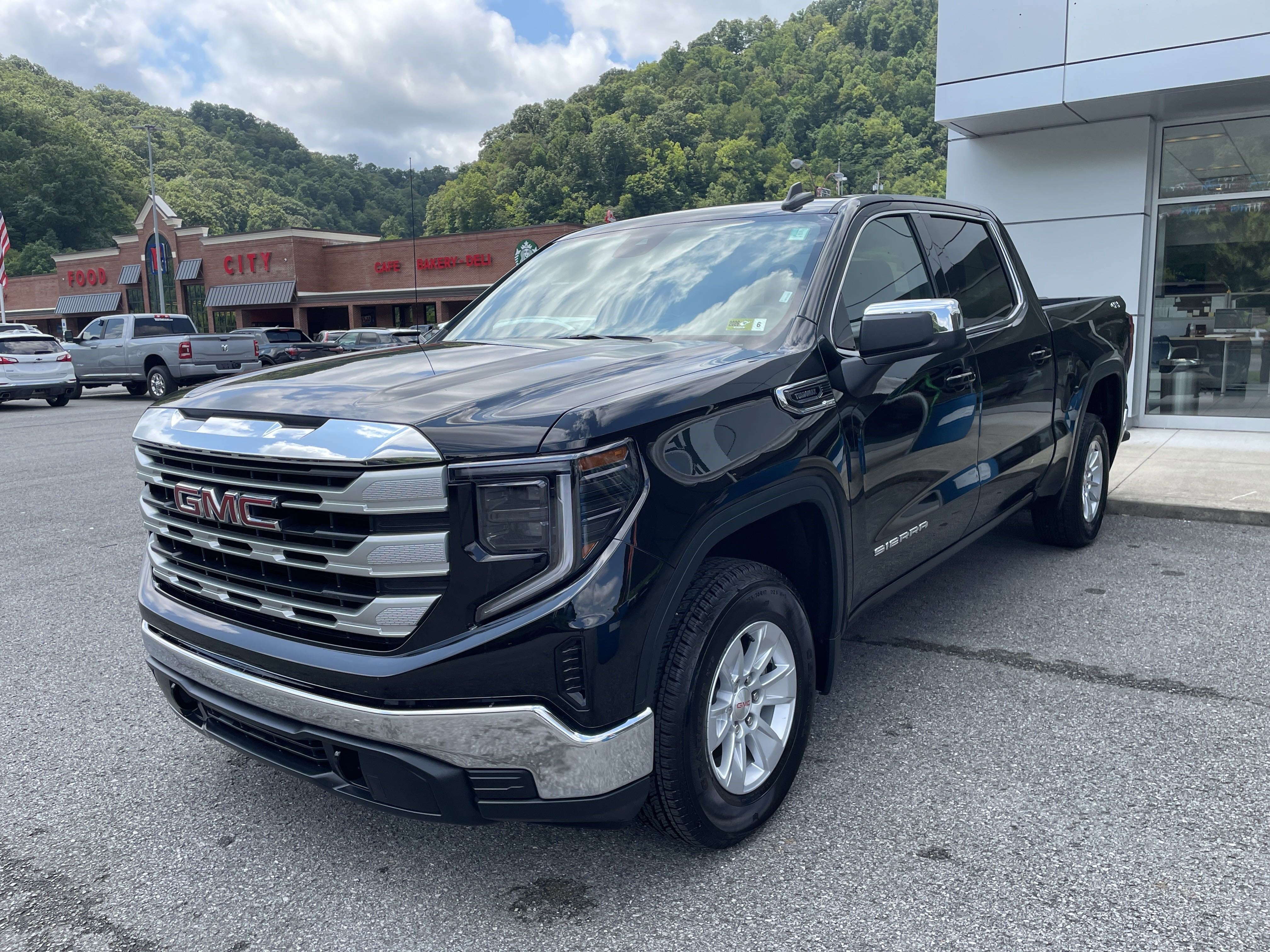 2024 GMC Sierra 1500 SLE