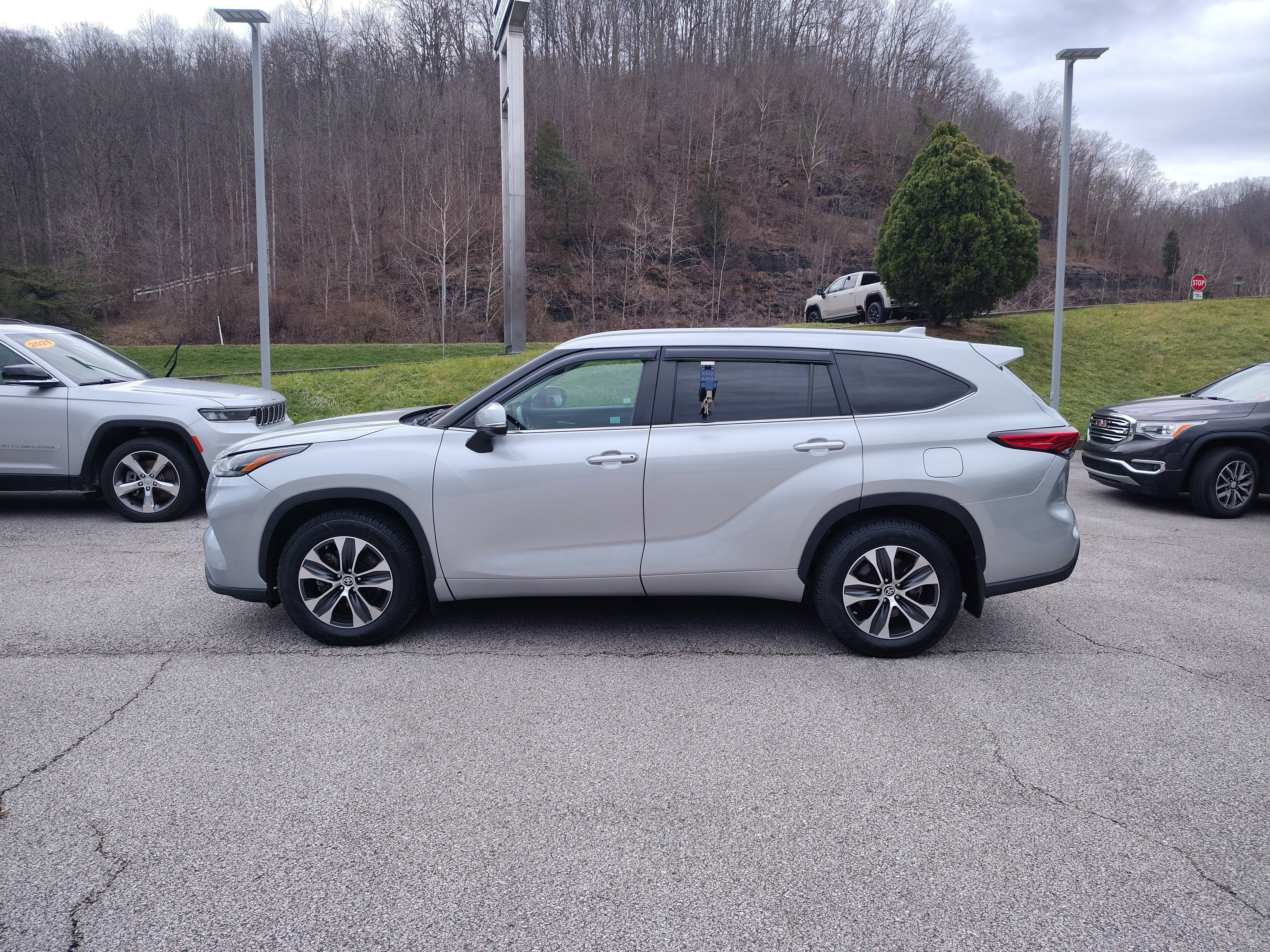 2023 Toyota Highlander L