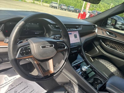 2022 Jeep Grand Cherokee Summit