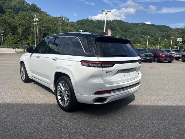 2022 Jeep Grand Cherokee Summit