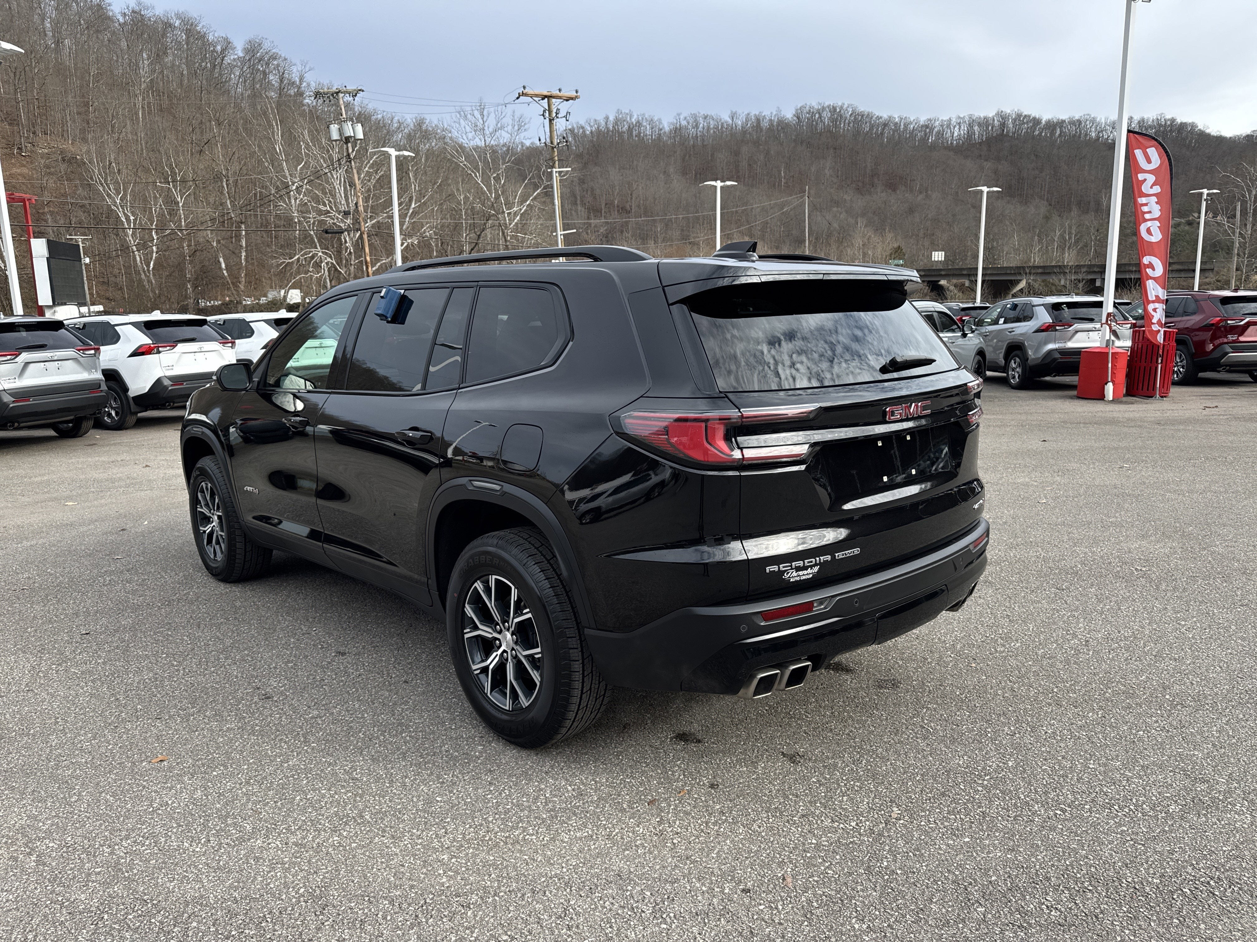 2024 GMC Acadia AWD AT4