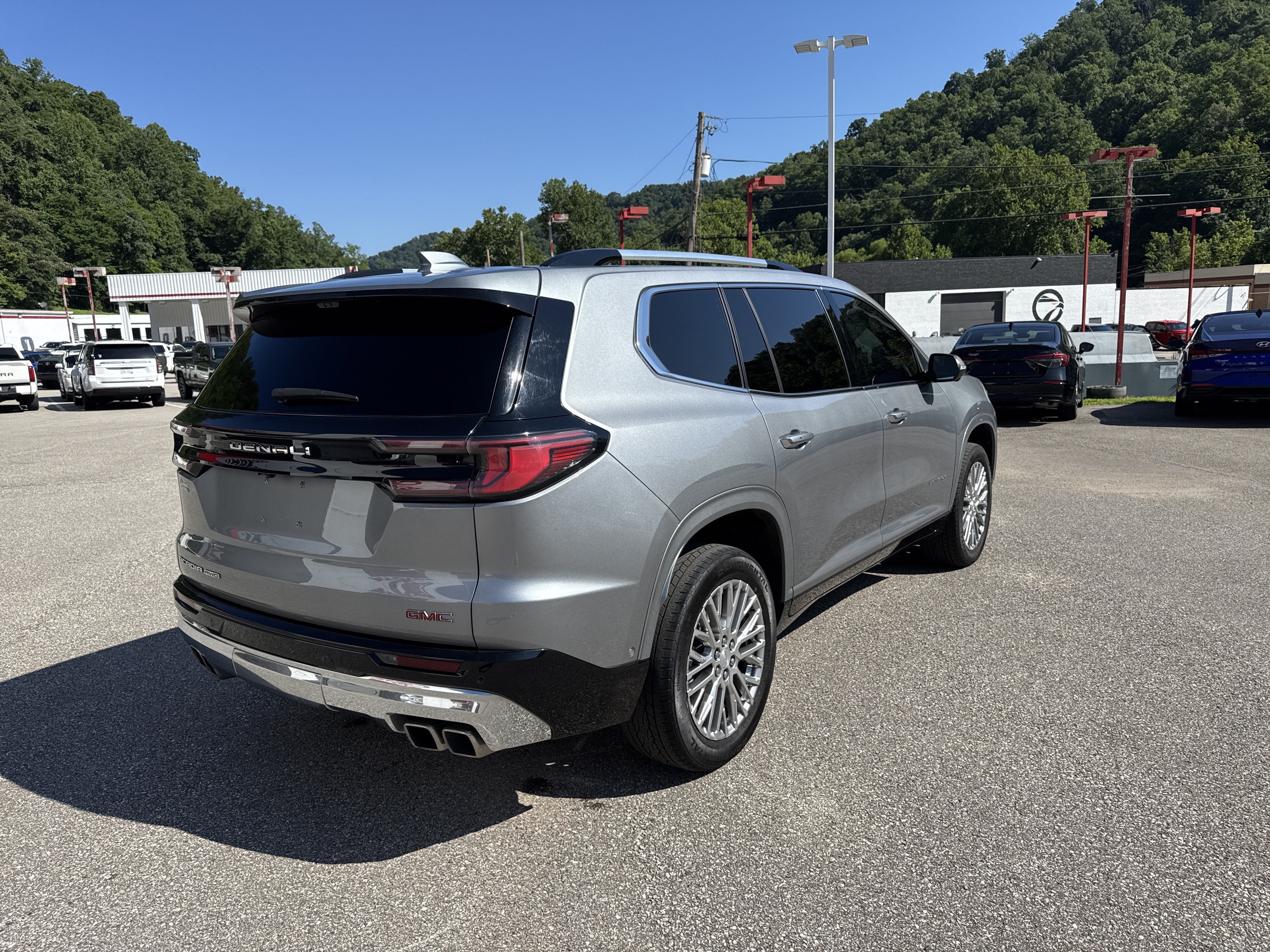 2024 GMC Acadia AWD Denali