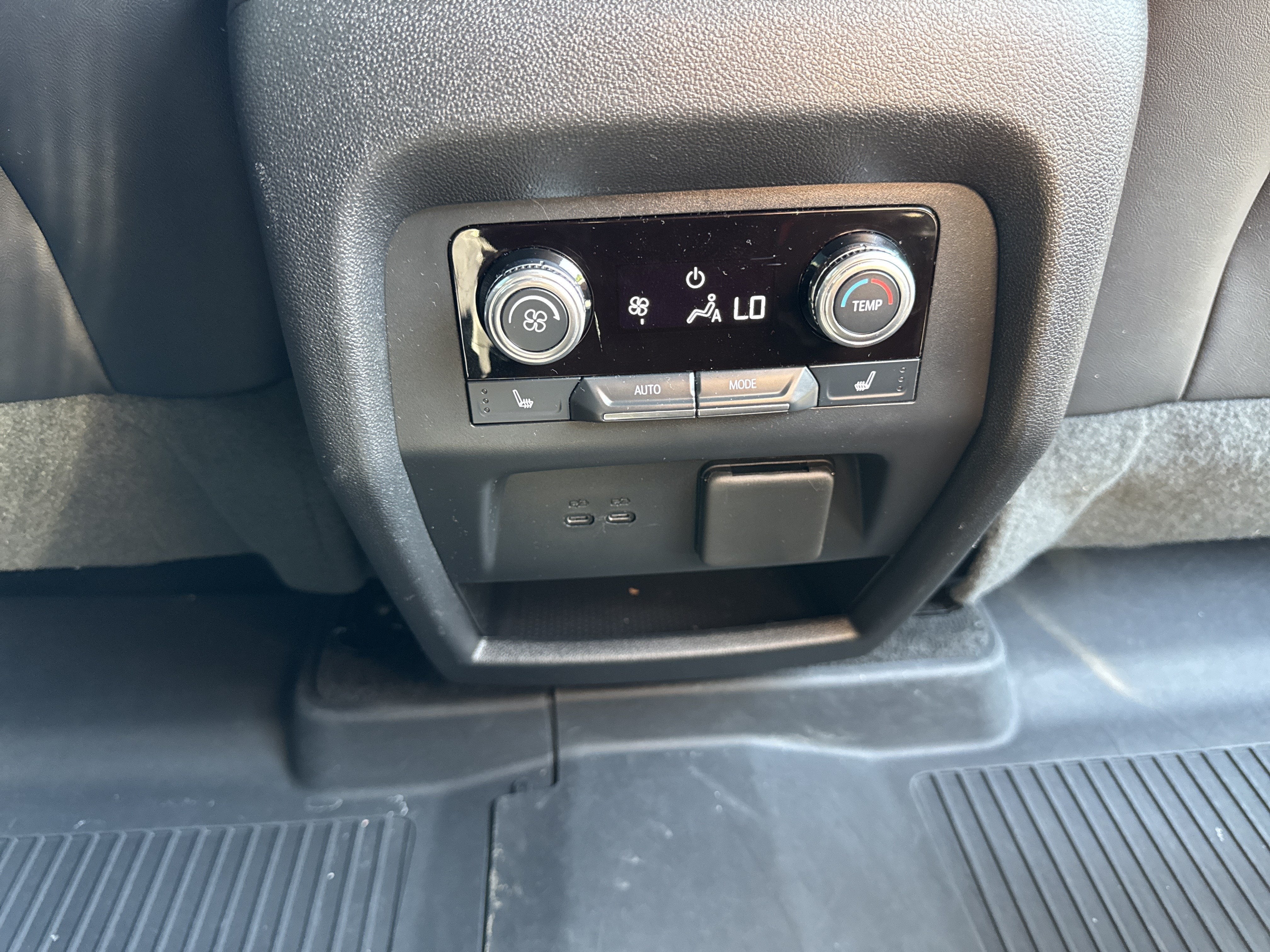 2024 GMC Acadia AWD Denali