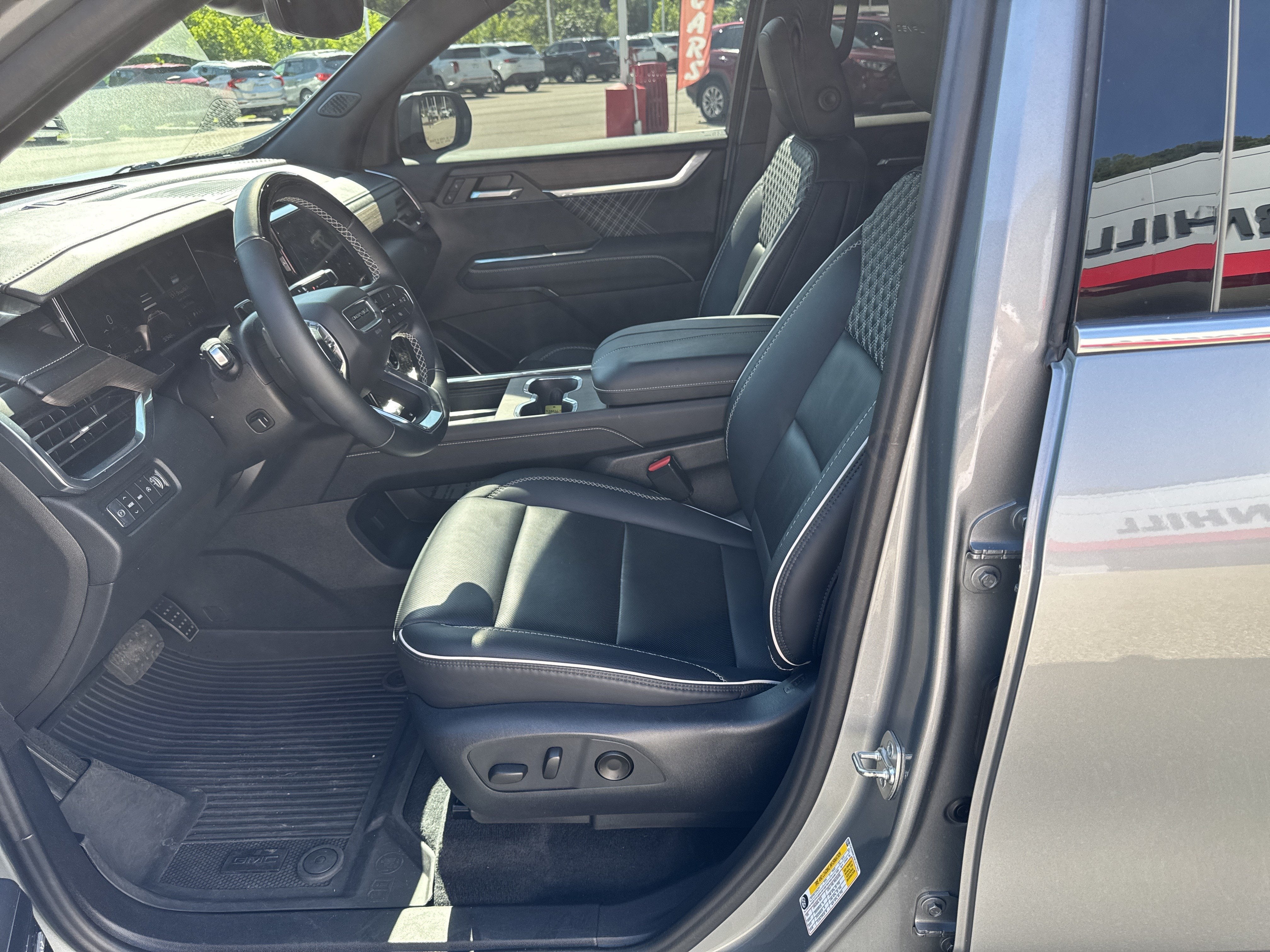 2024 GMC Acadia AWD Denali