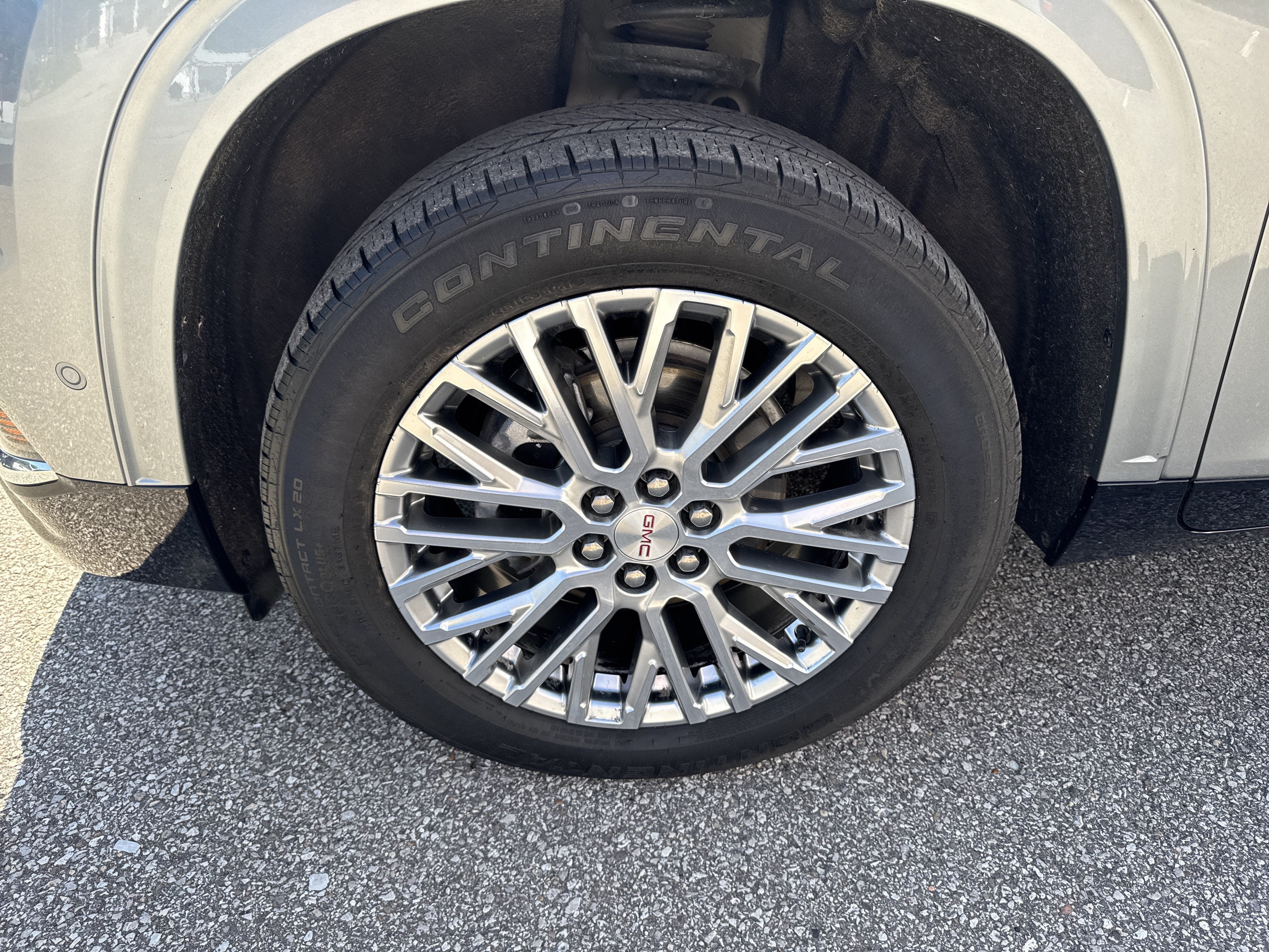 2024 GMC Acadia AWD Denali