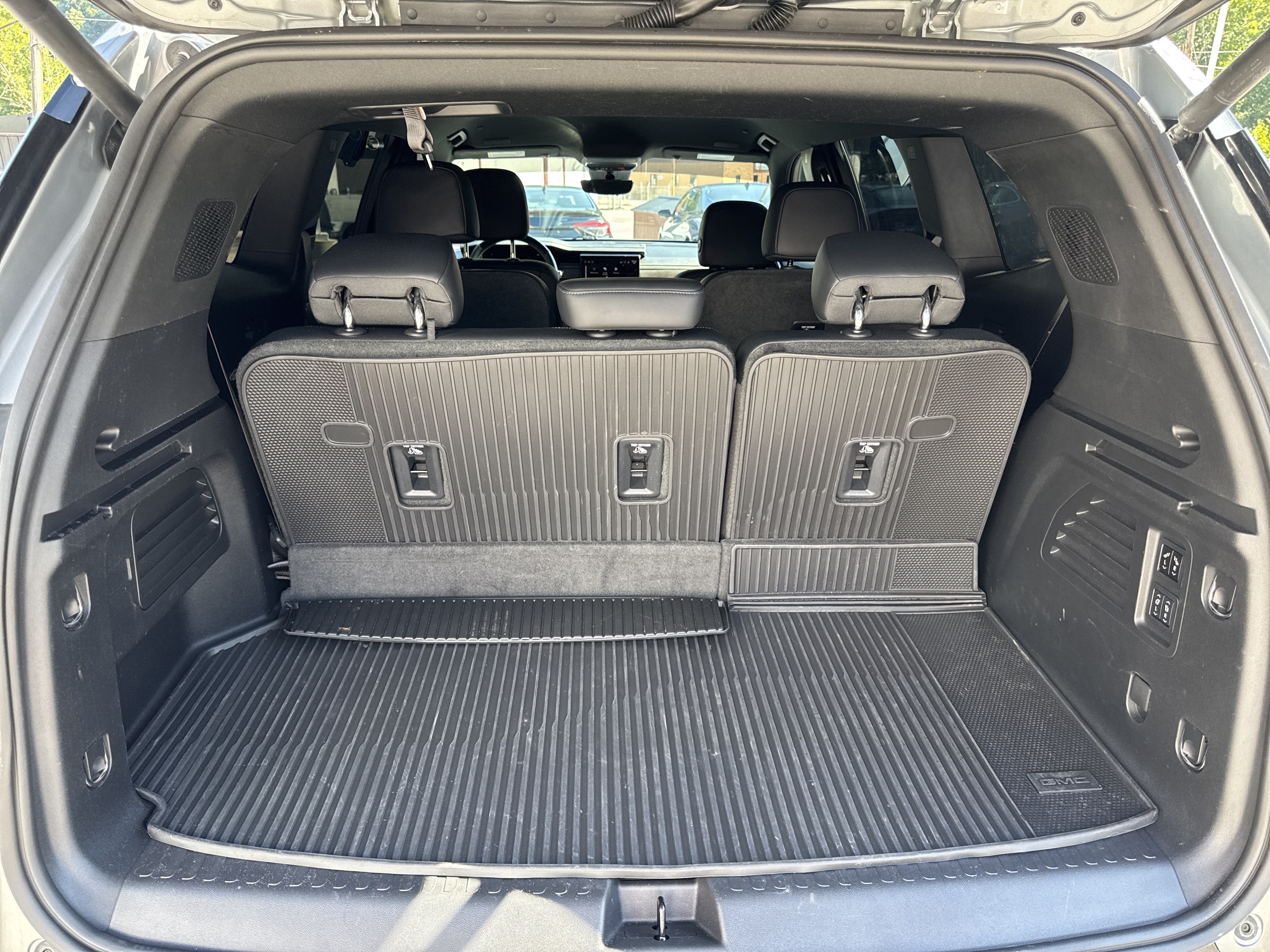 2024 GMC Acadia AWD Denali
