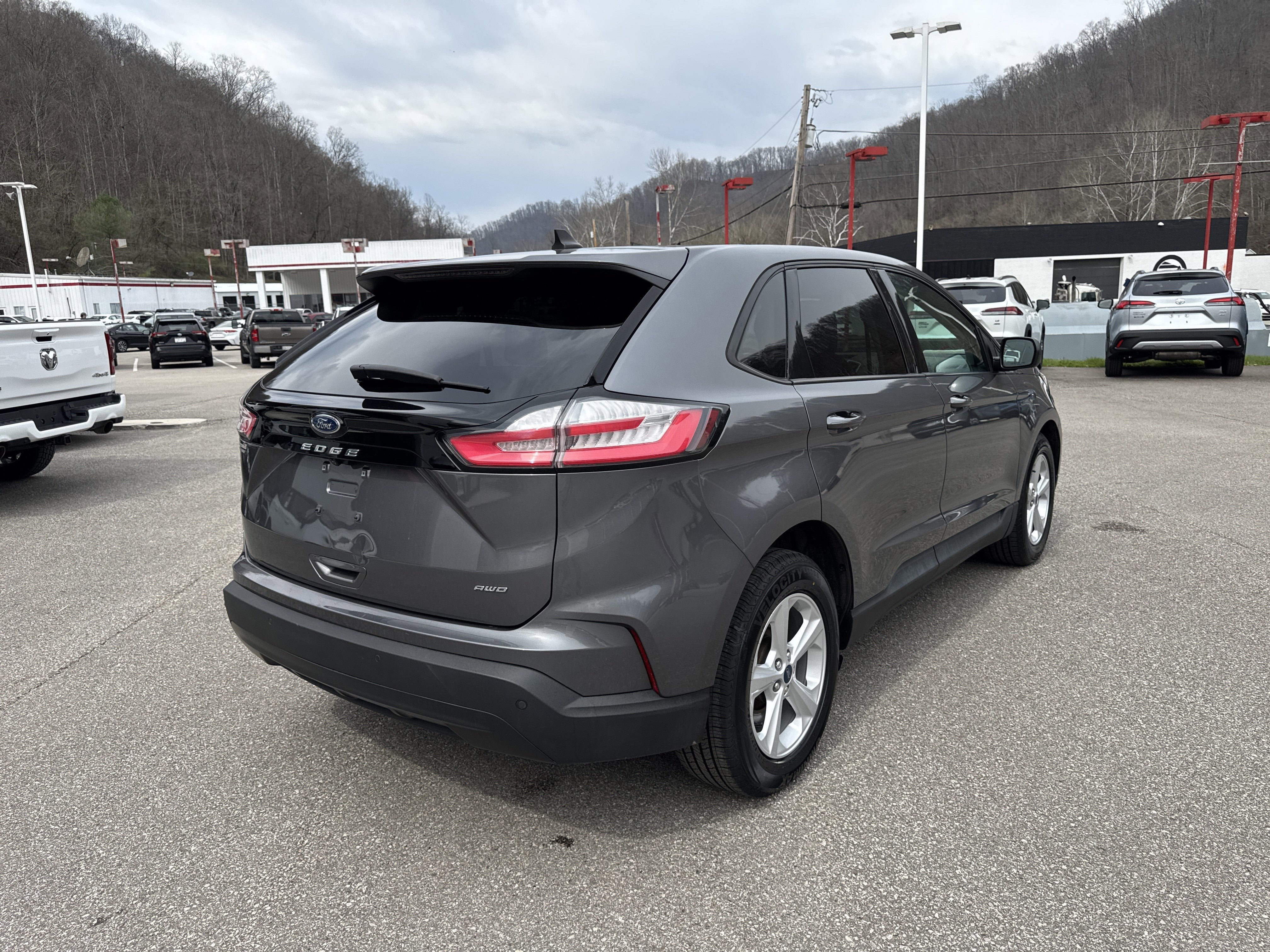 2021 Ford Edge SE