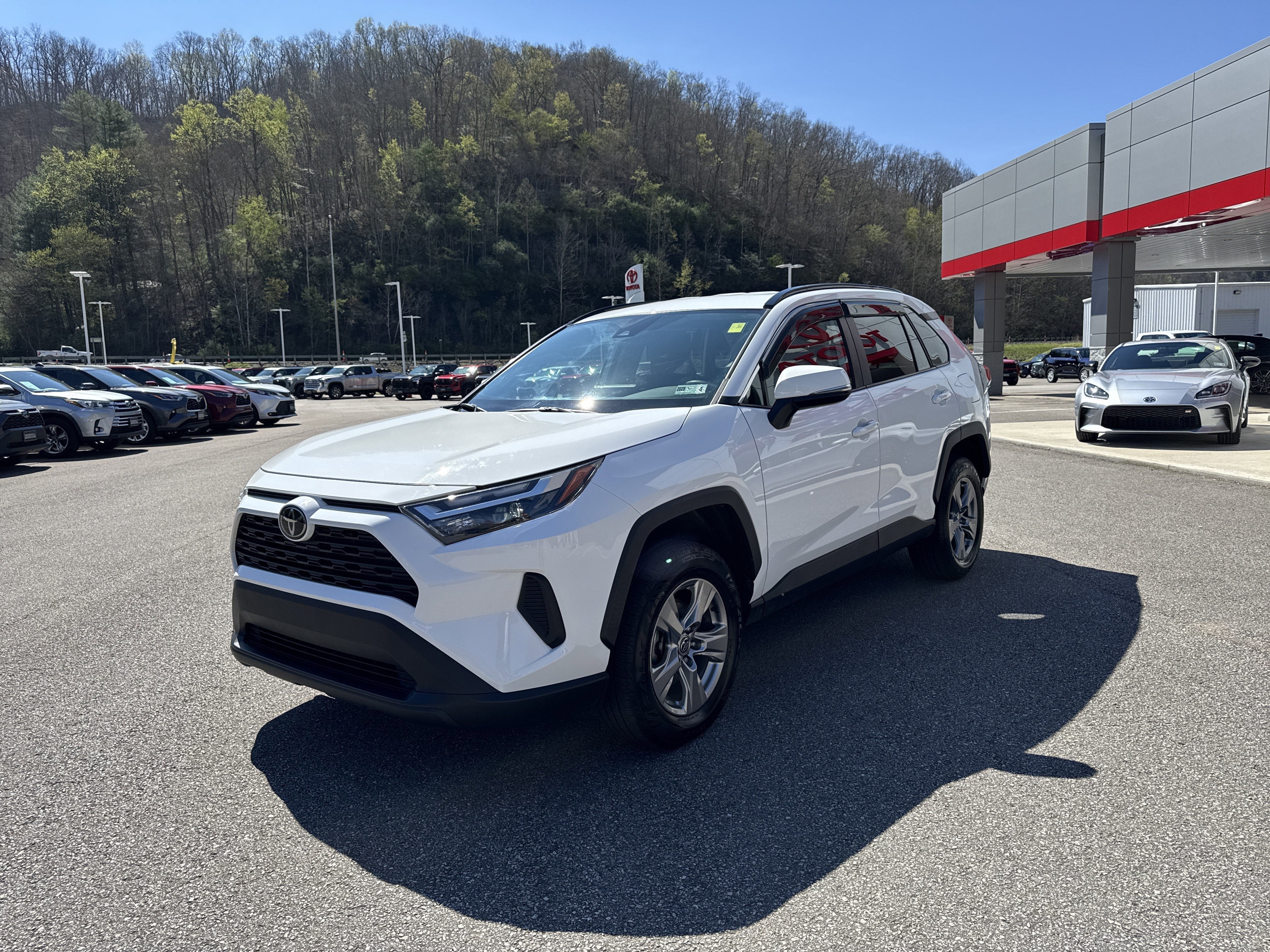 2022 Toyota RAV4 XLE