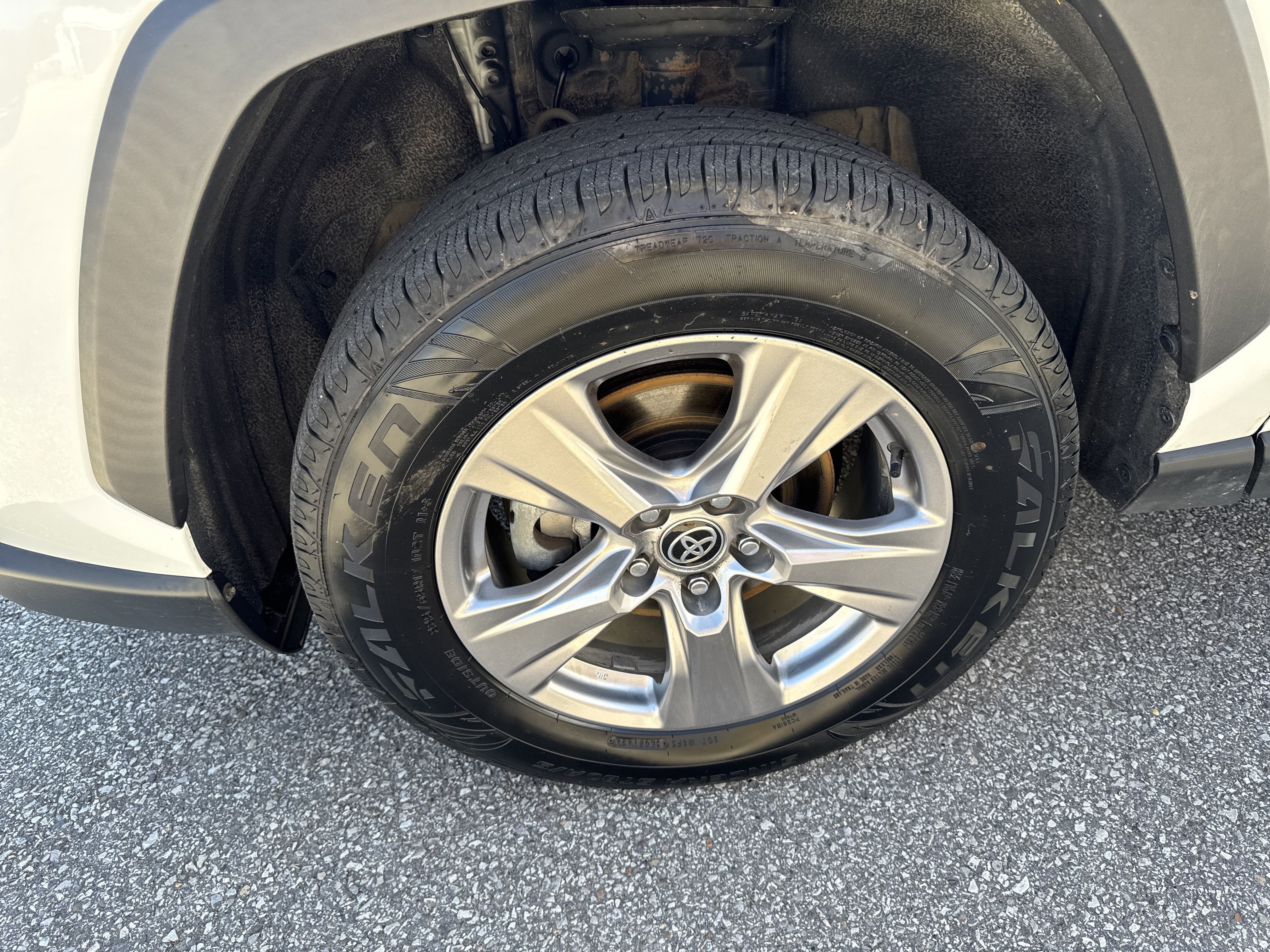 2022 Toyota RAV4 XLE