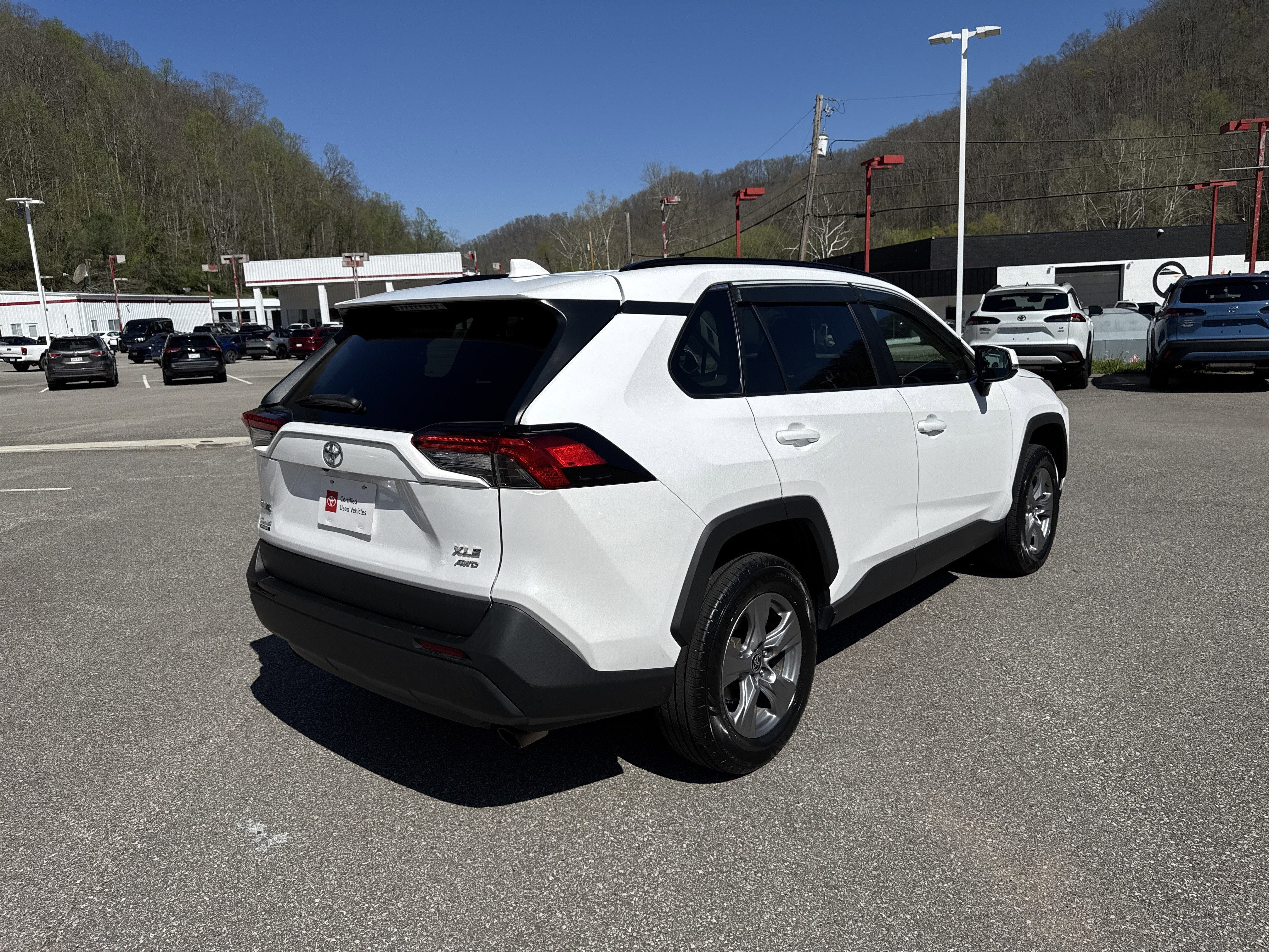 2022 Toyota RAV4 XLE