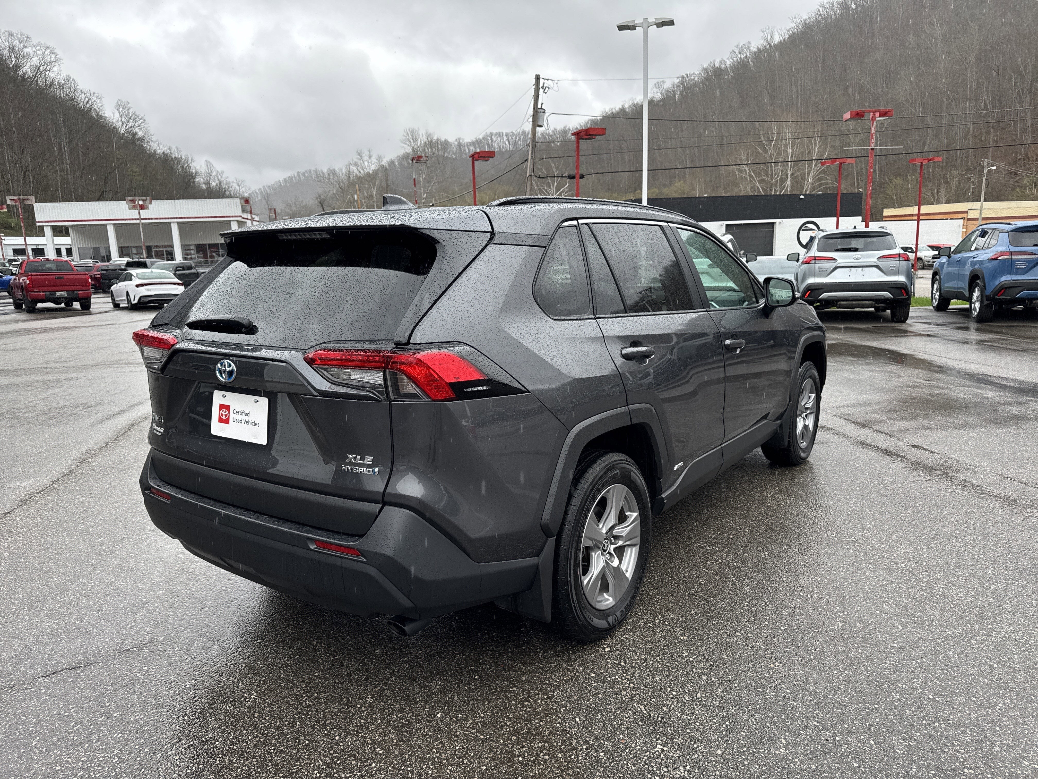 2024 Toyota RAV4 Hybrid XLE