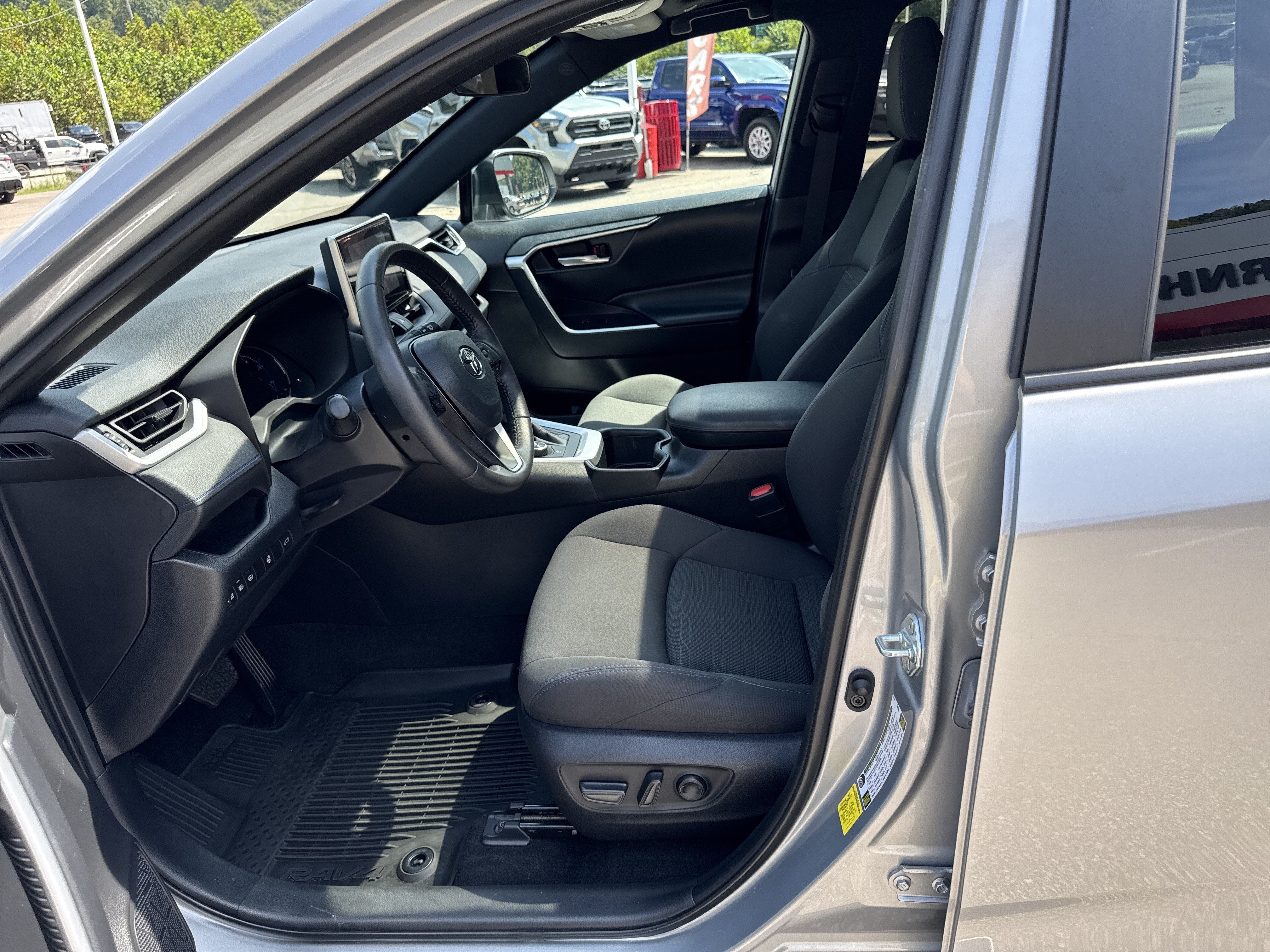 2024 Toyota RAV4 Hybrid SE