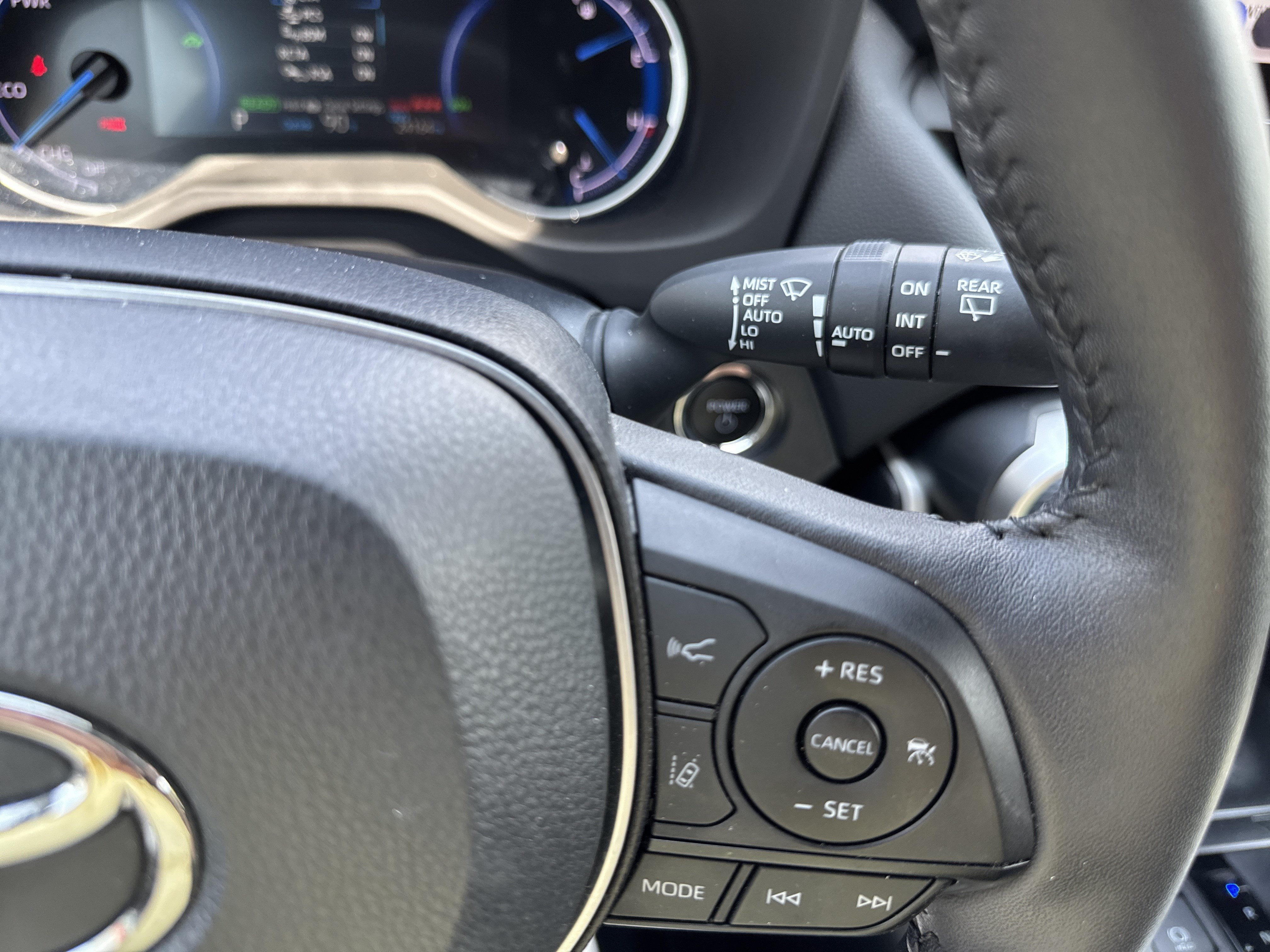 2024 Toyota RAV4 Hybrid SE