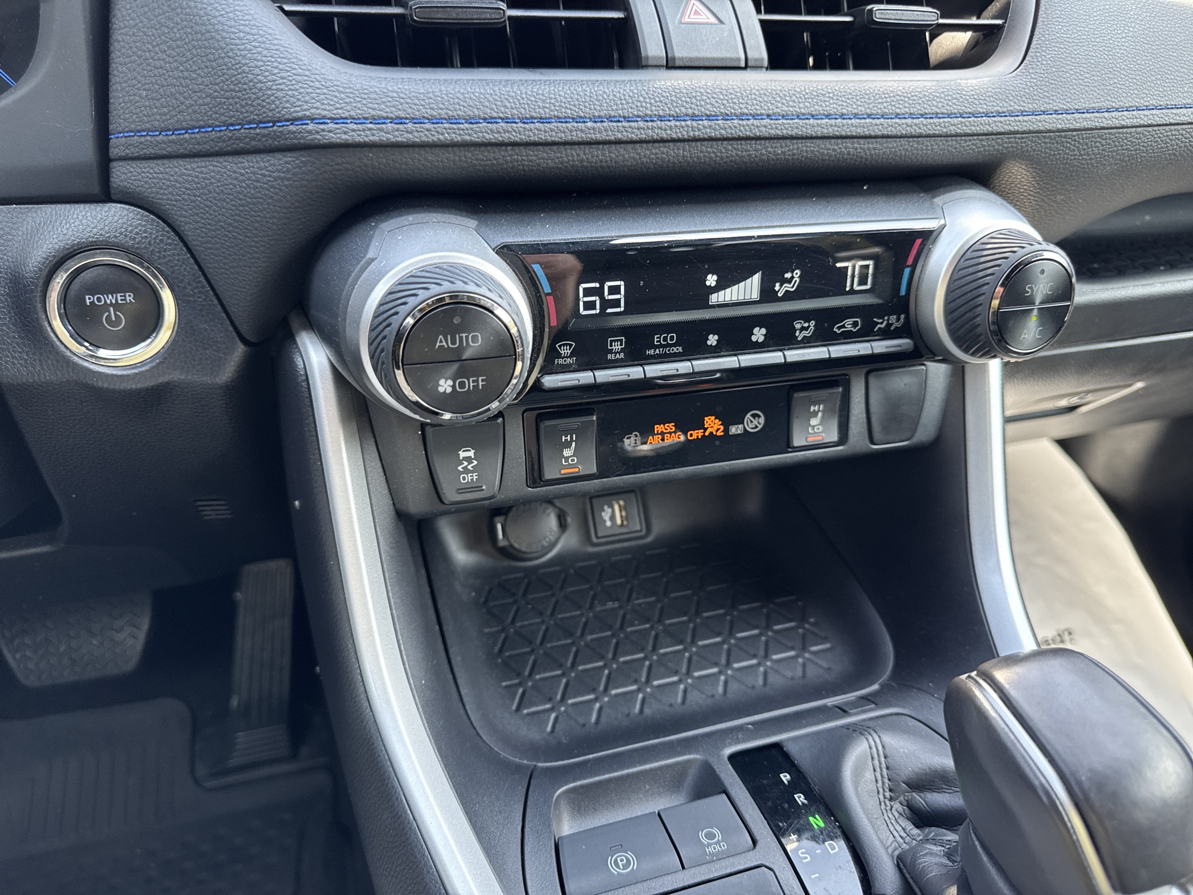 2024 Toyota RAV4 Hybrid SE