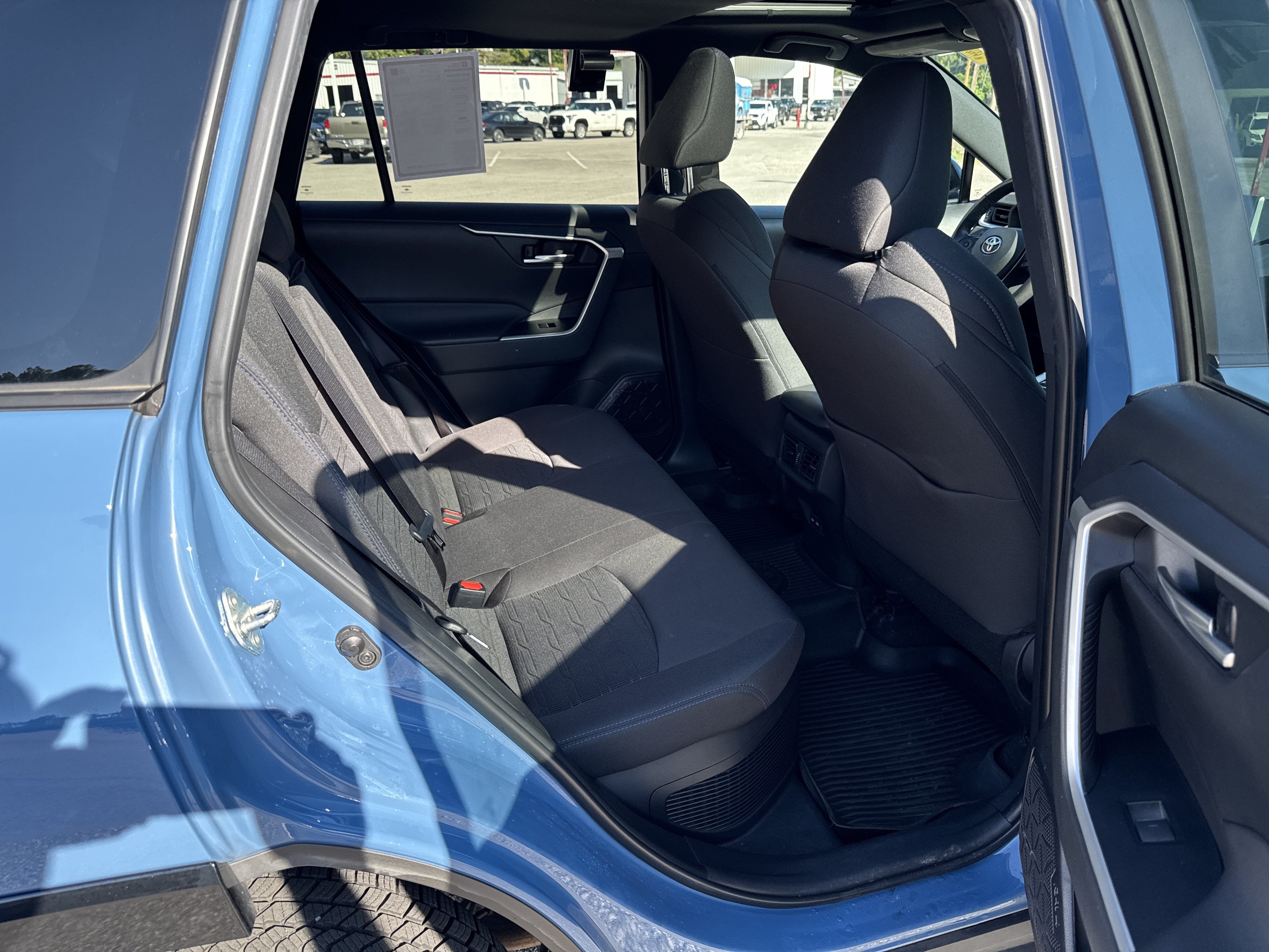 2023 Toyota RAV4 Hybrid SE