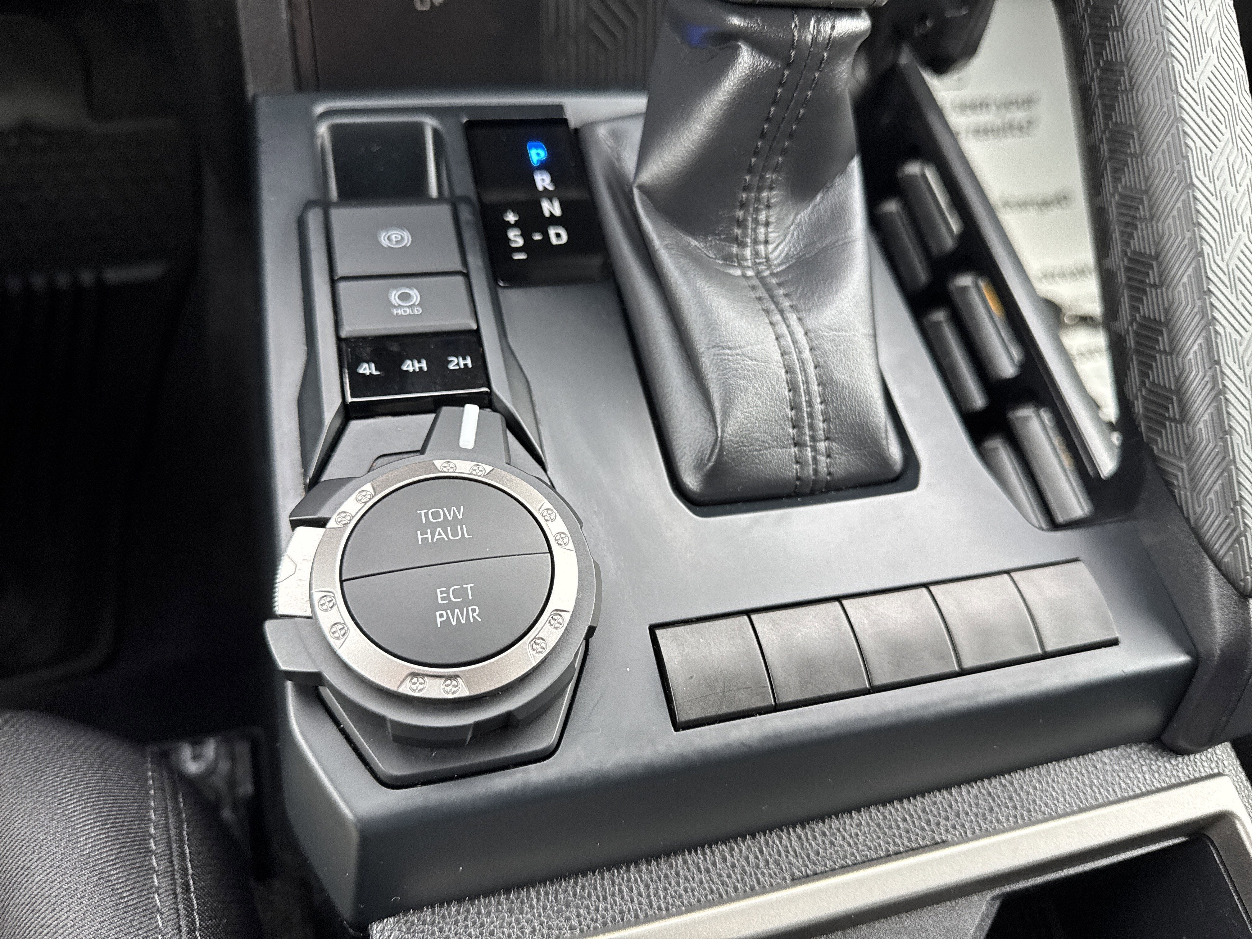 2024 Toyota Tacoma 4WD SR5