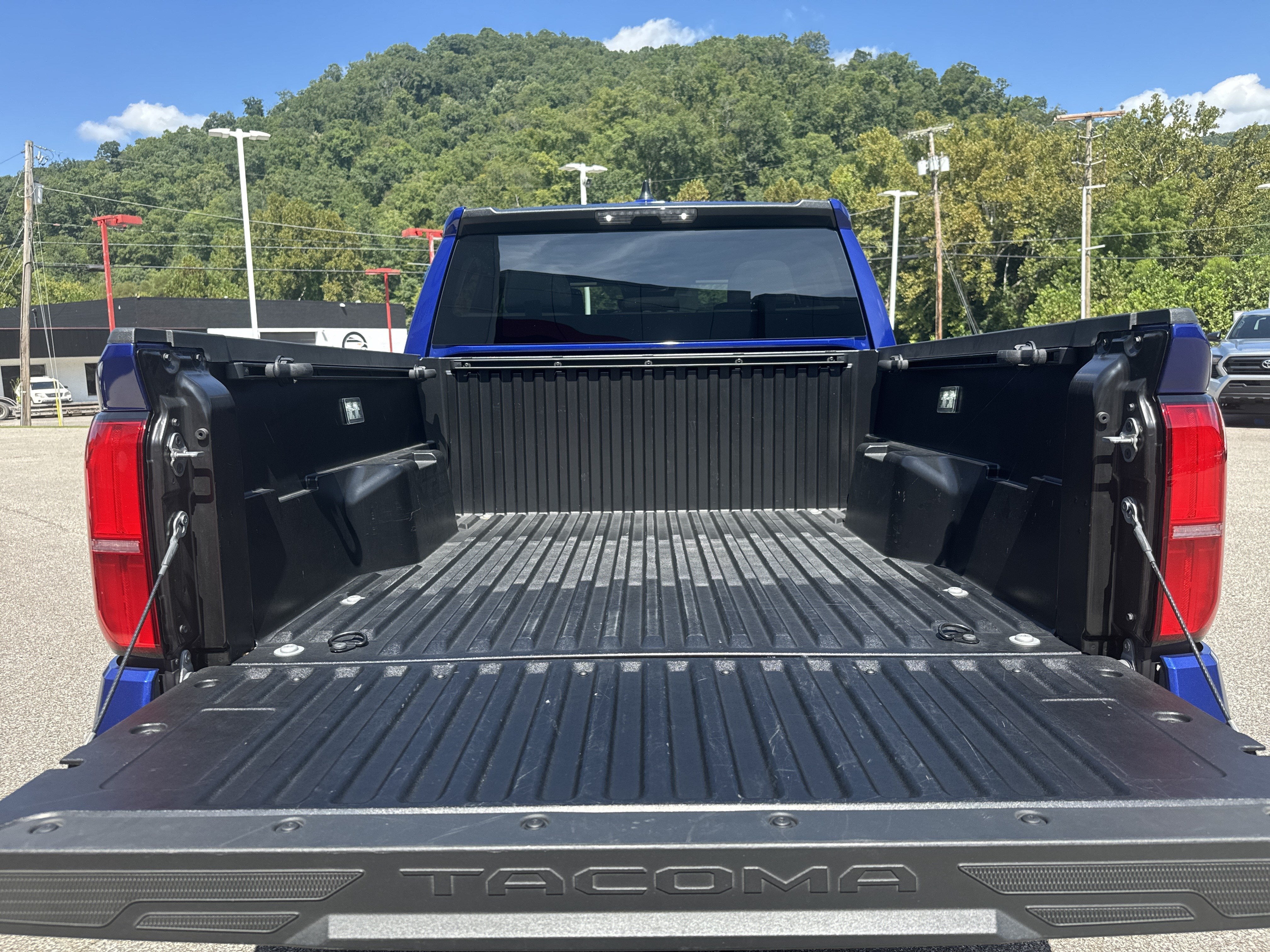 2025 Toyota Tacoma 4WD SR5