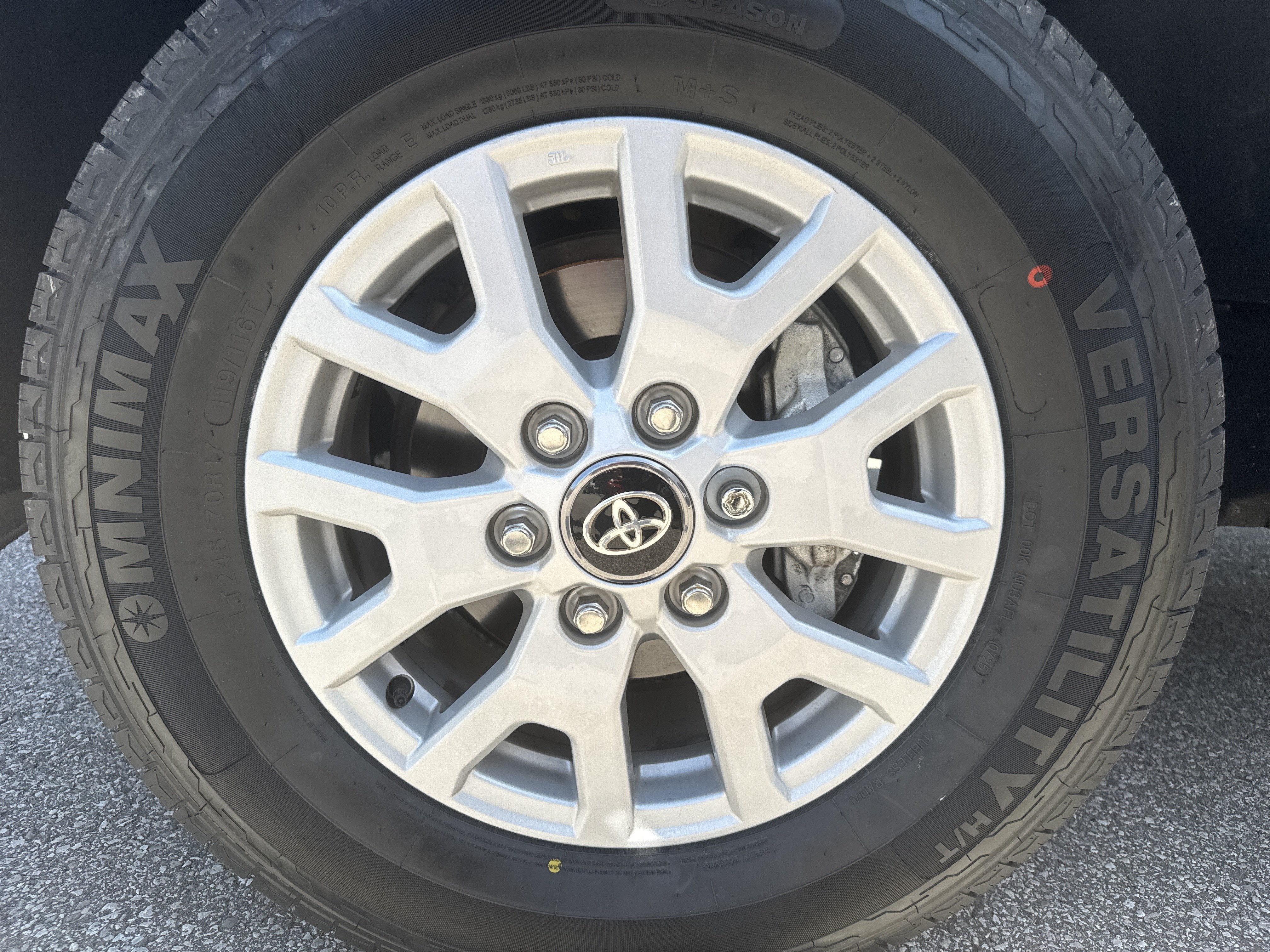 2025 Toyota Tacoma 4WD SR5