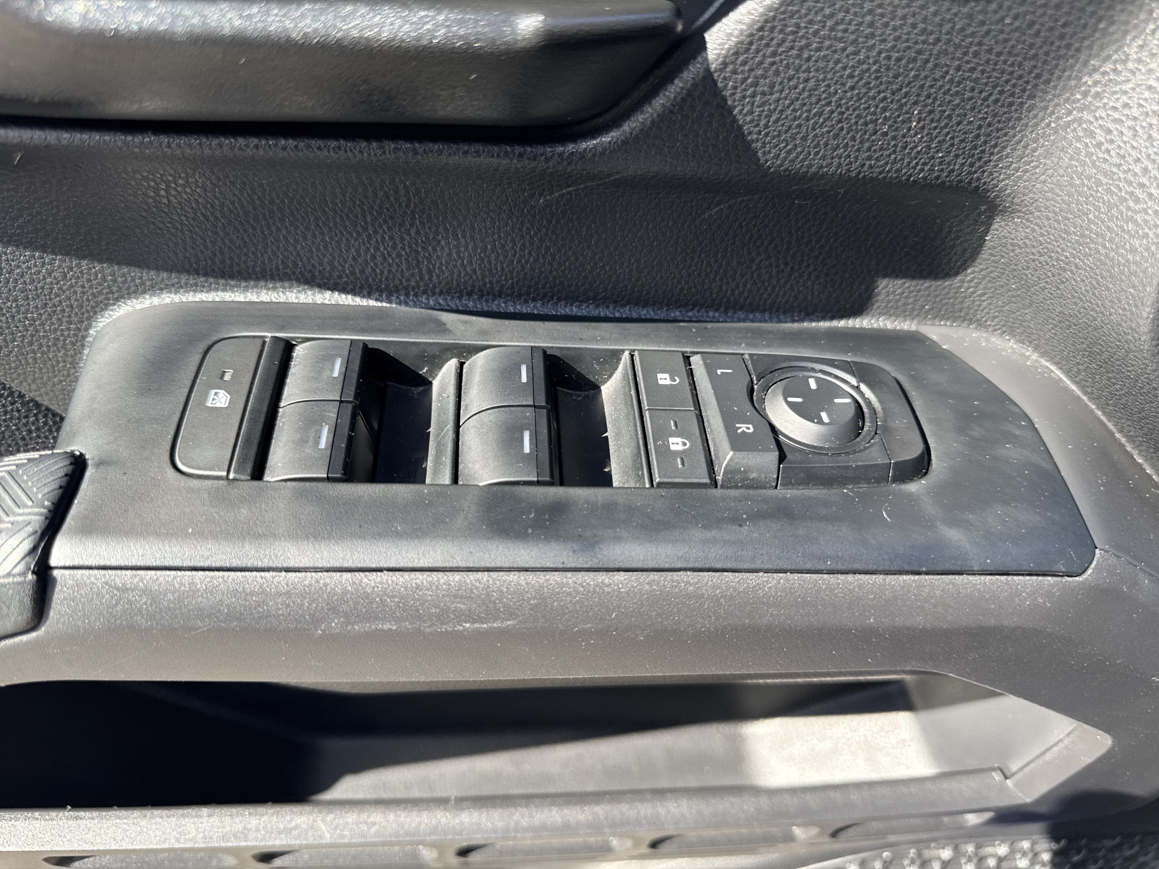 2025 Toyota Tacoma 4WD SR5