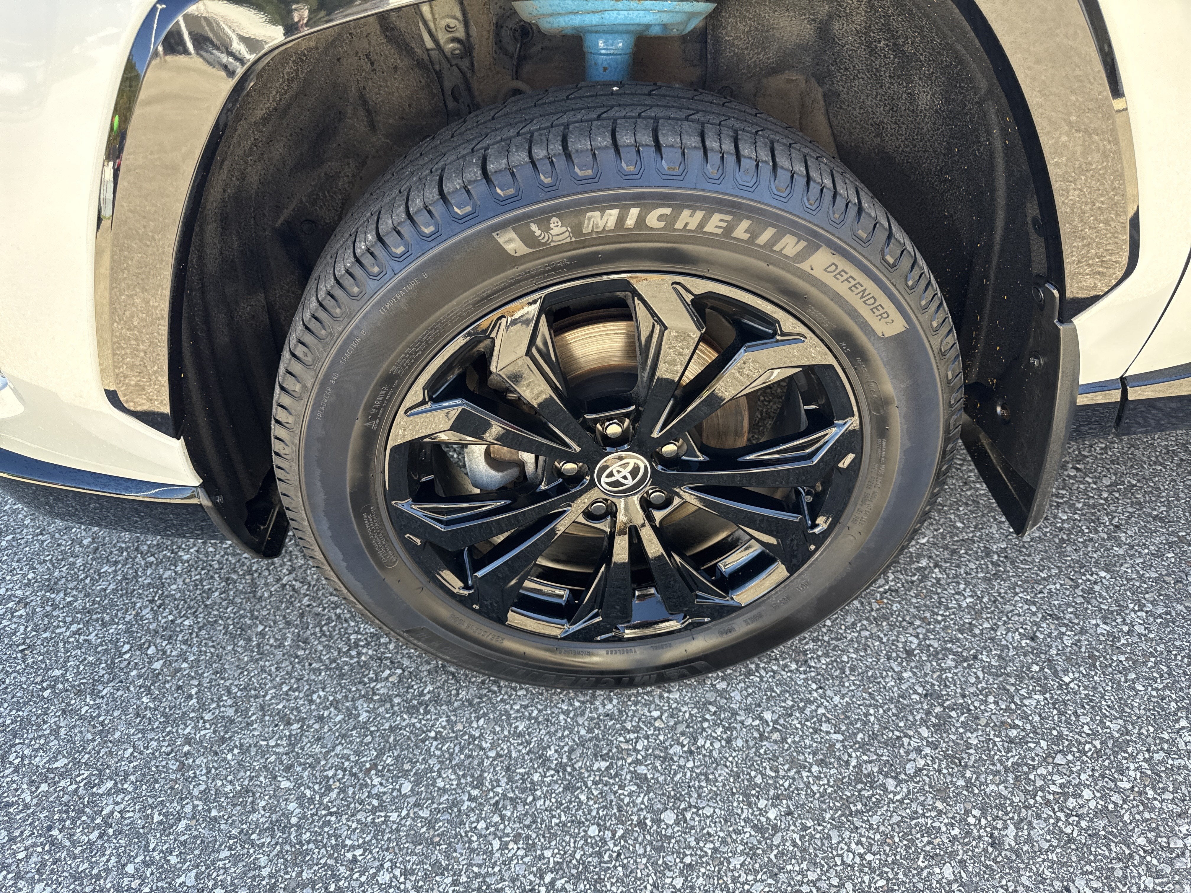2023 Toyota RAV4 Hybrid SE