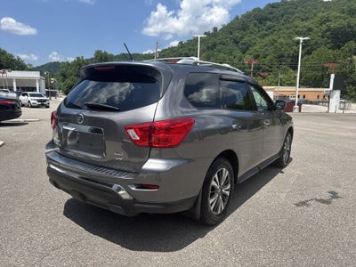 2017 Nissan Pathfinder SV