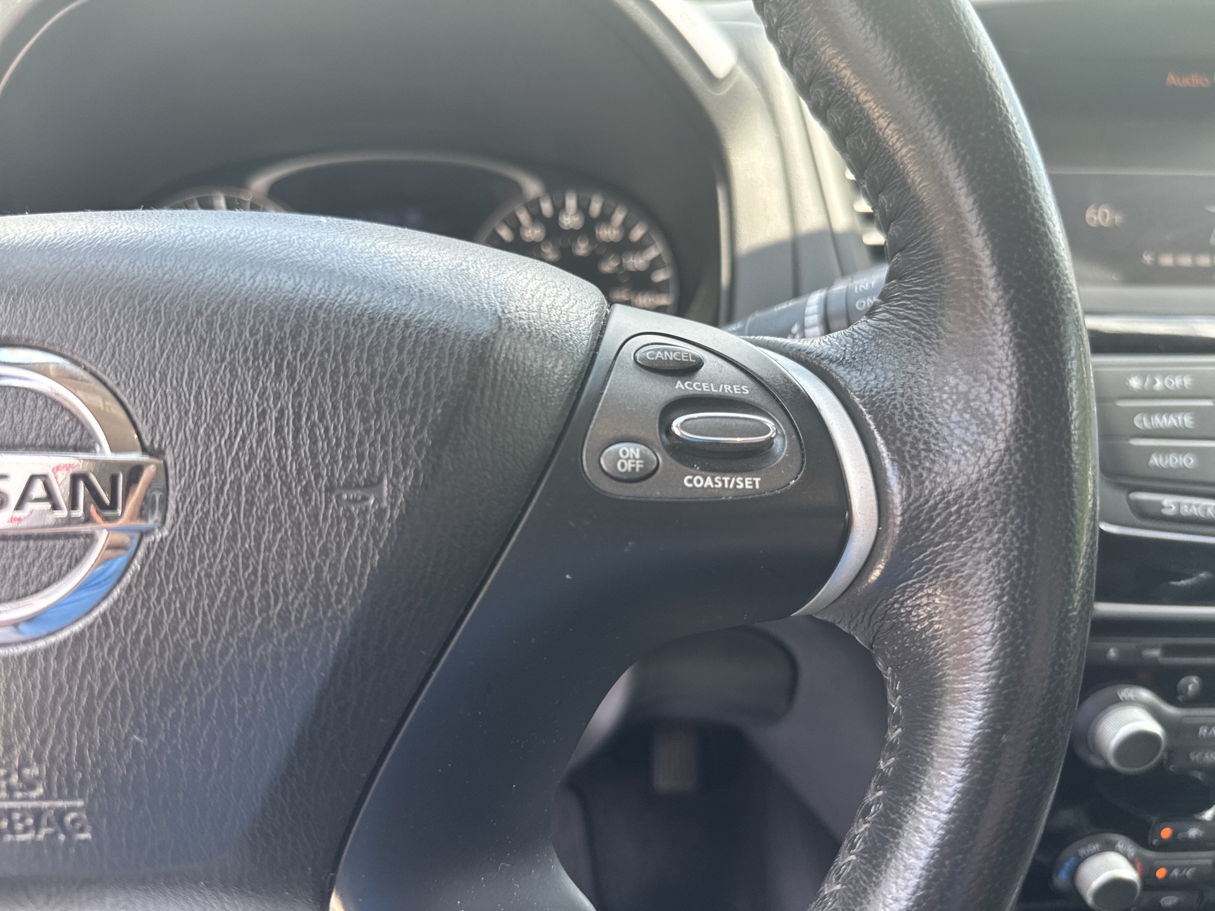 2017 Nissan Pathfinder SV
