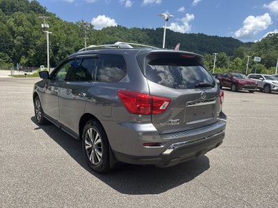 2017 Nissan Pathfinder SV