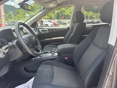 2017 Nissan Pathfinder SV