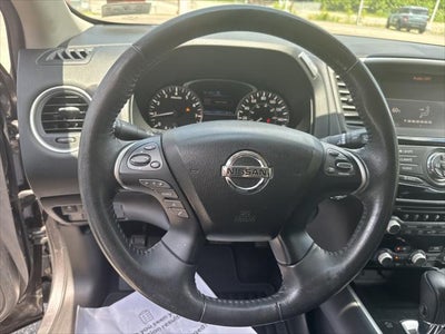 2017 Nissan Pathfinder SV