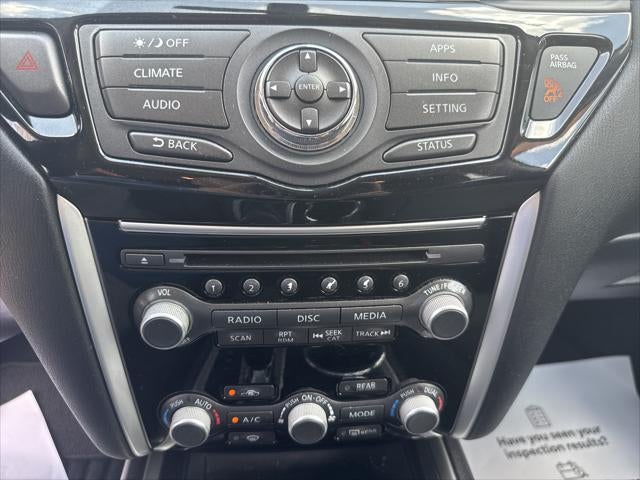 2017 Nissan Pathfinder SV