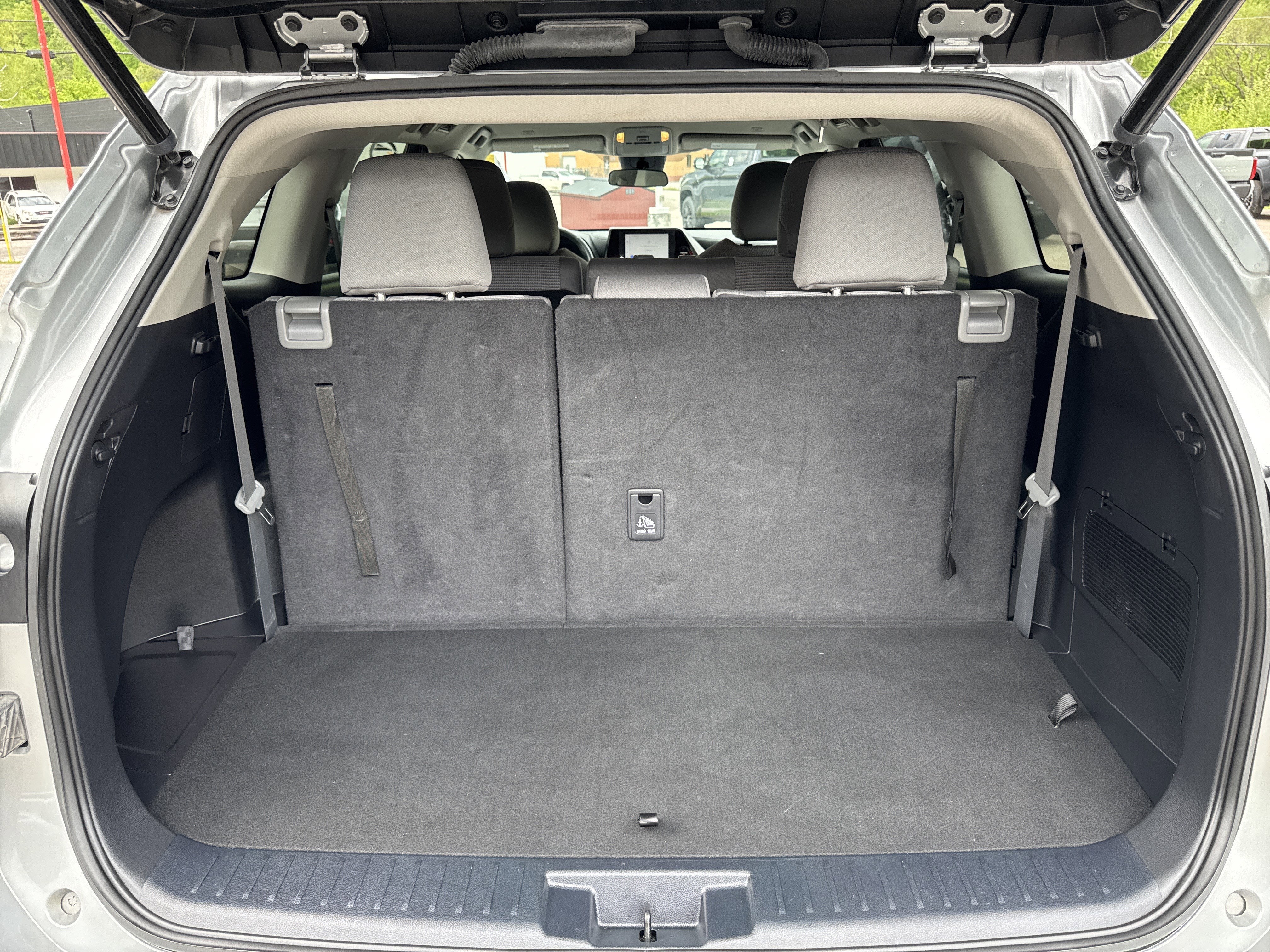 2023 Toyota Highlander Hybrid LE