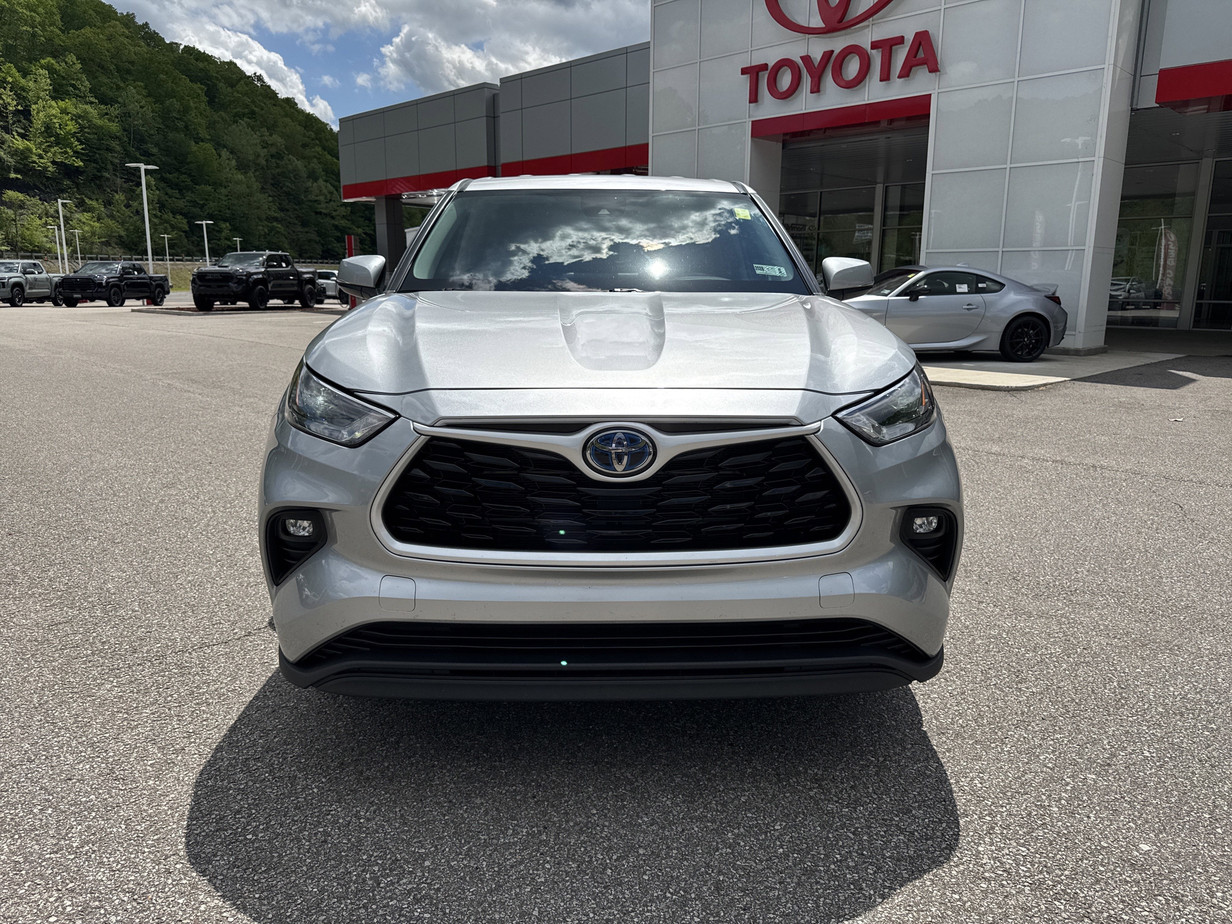 2022 Toyota Highlander Hybrid LE