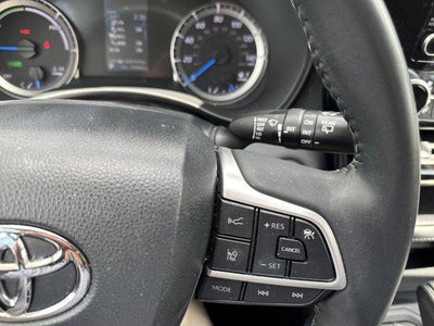 2022 Toyota Highlander Hybrid LE