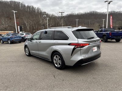 2022 Toyota Sienna Platinum