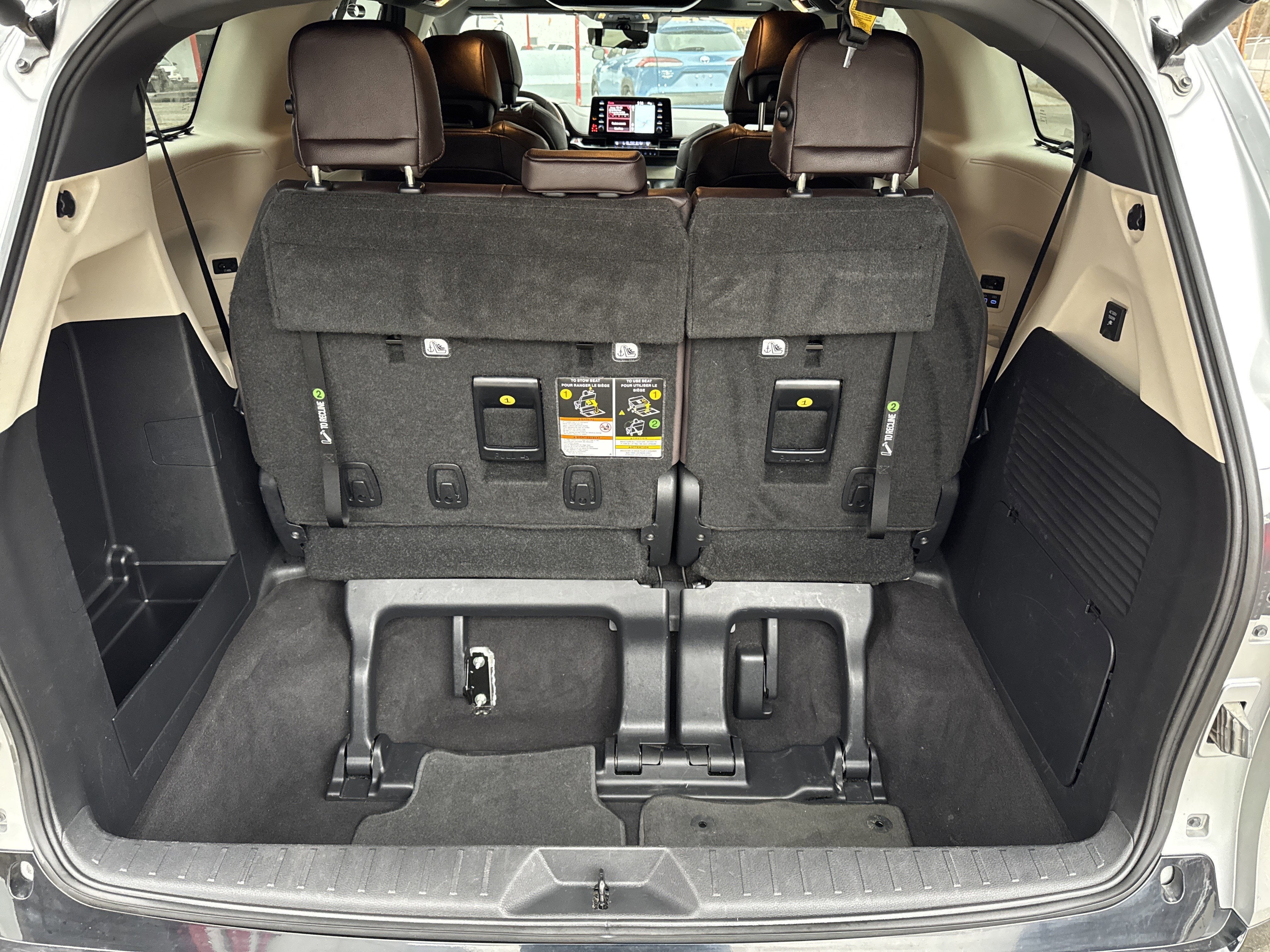 2022 Toyota Sienna Platinum