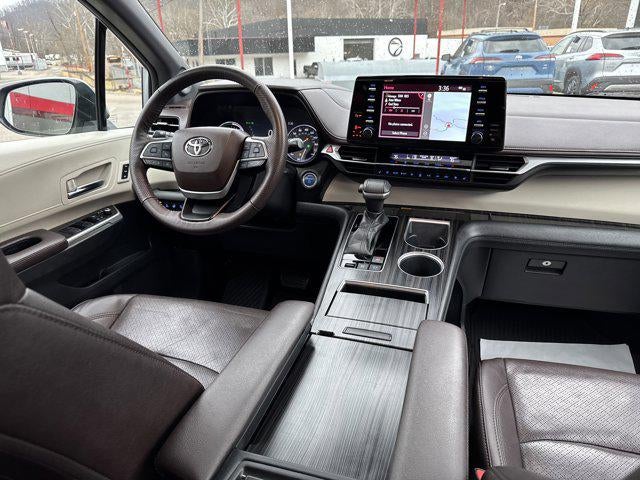 2022 Toyota Sienna Platinum