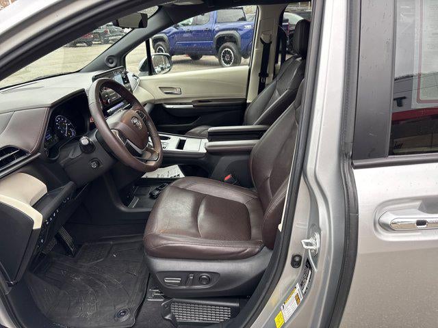 2022 Toyota Sienna Platinum