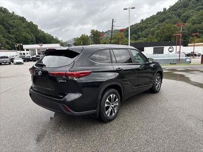 2023 Toyota Highlander Hybrid XLE