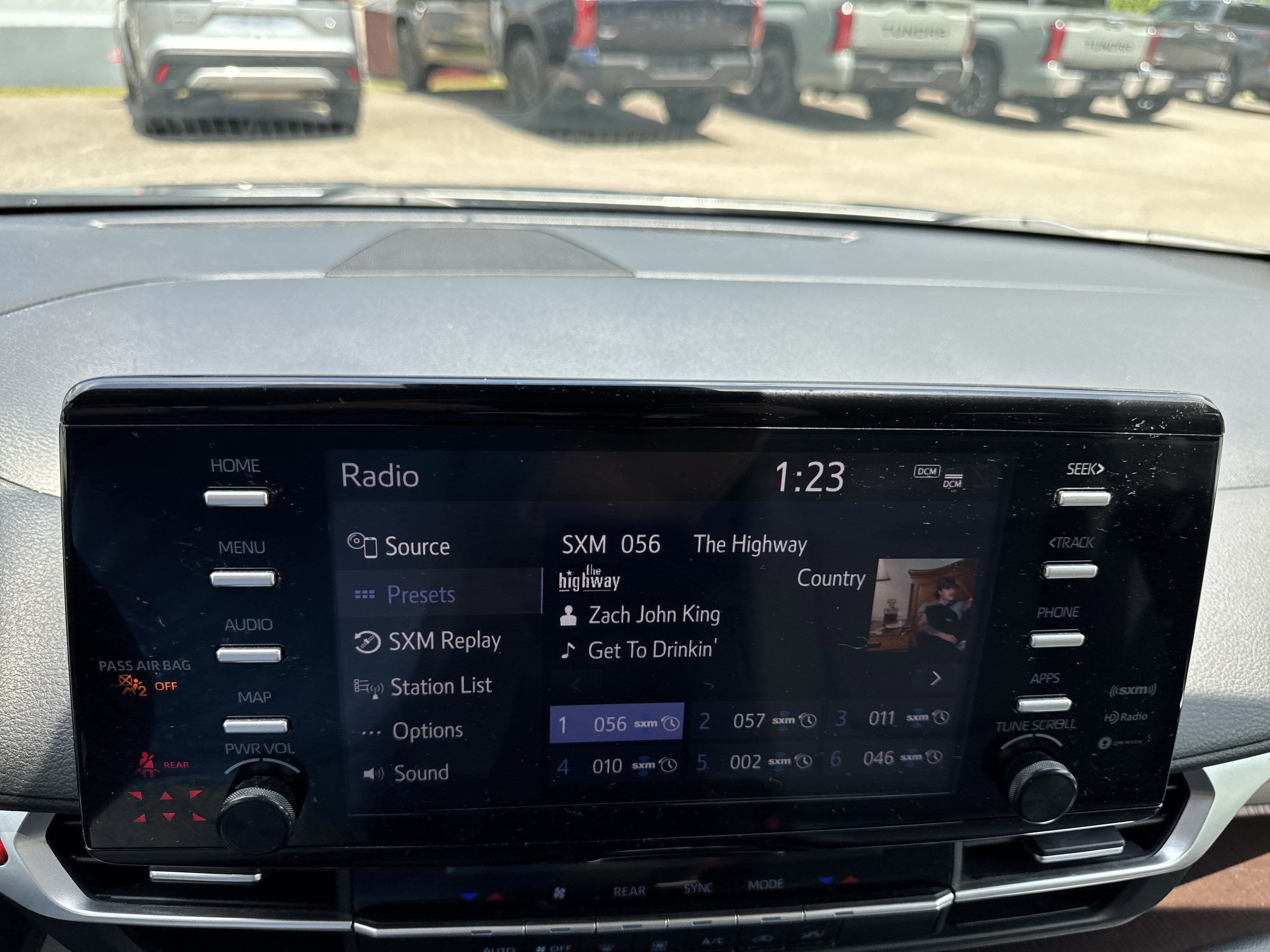 2022 Toyota Sienna LE