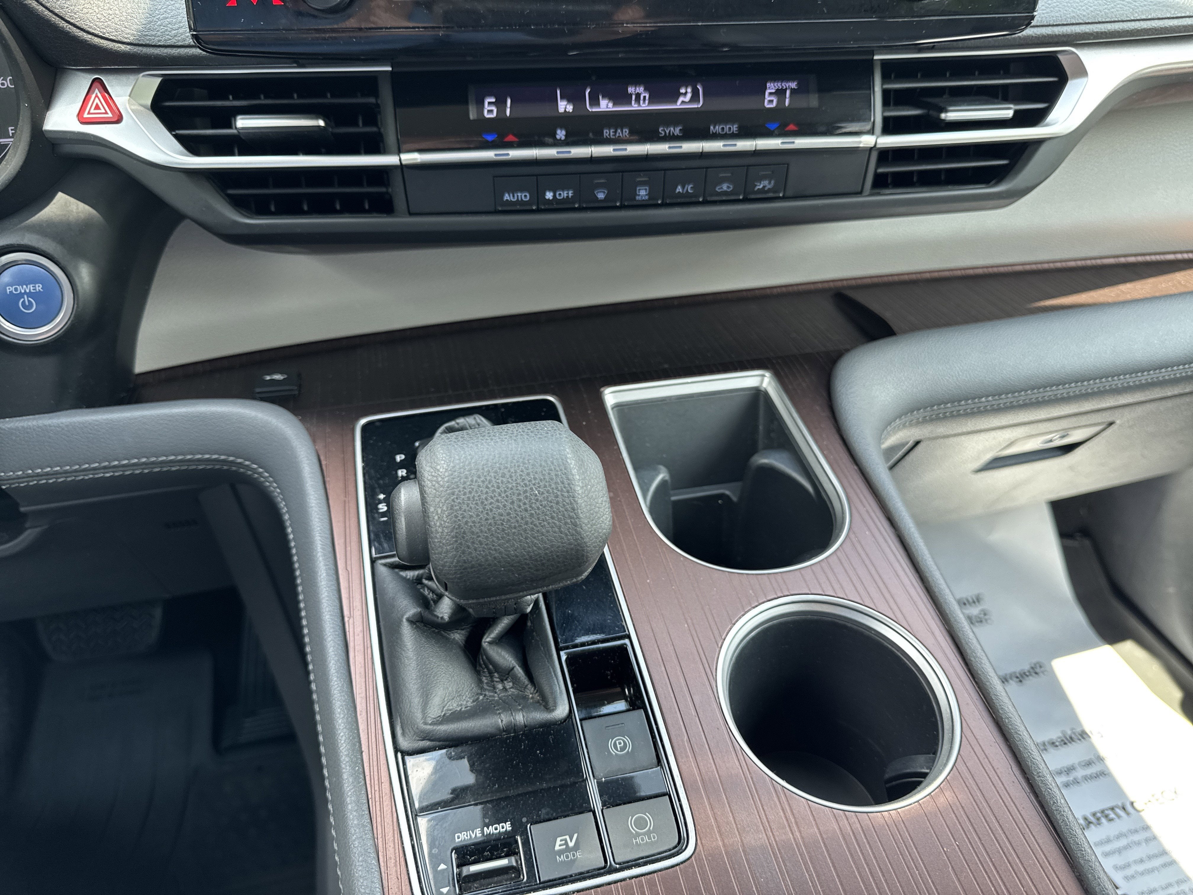 2022 Toyota Sienna LE