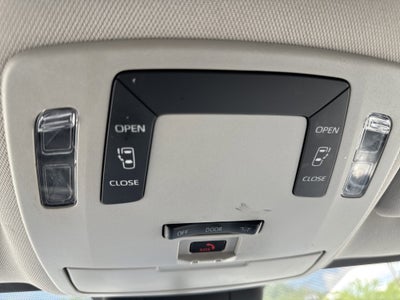 2022 Toyota Sienna LE