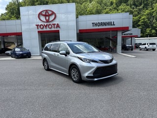 2022 Toyota Sienna LE