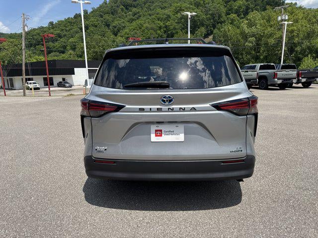 2022 Toyota Sienna LE