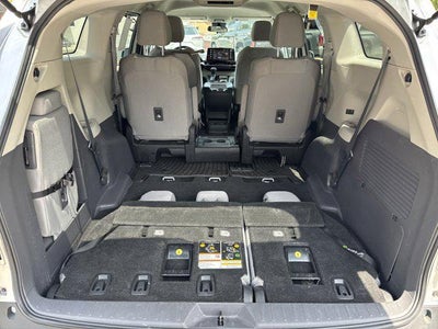 2022 Toyota Sienna LE
